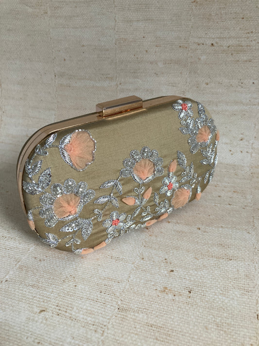 Suhaavi (ST841) (Gold)