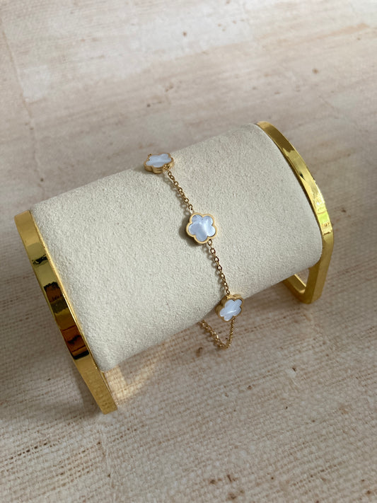 Stylish Clover Bracelet