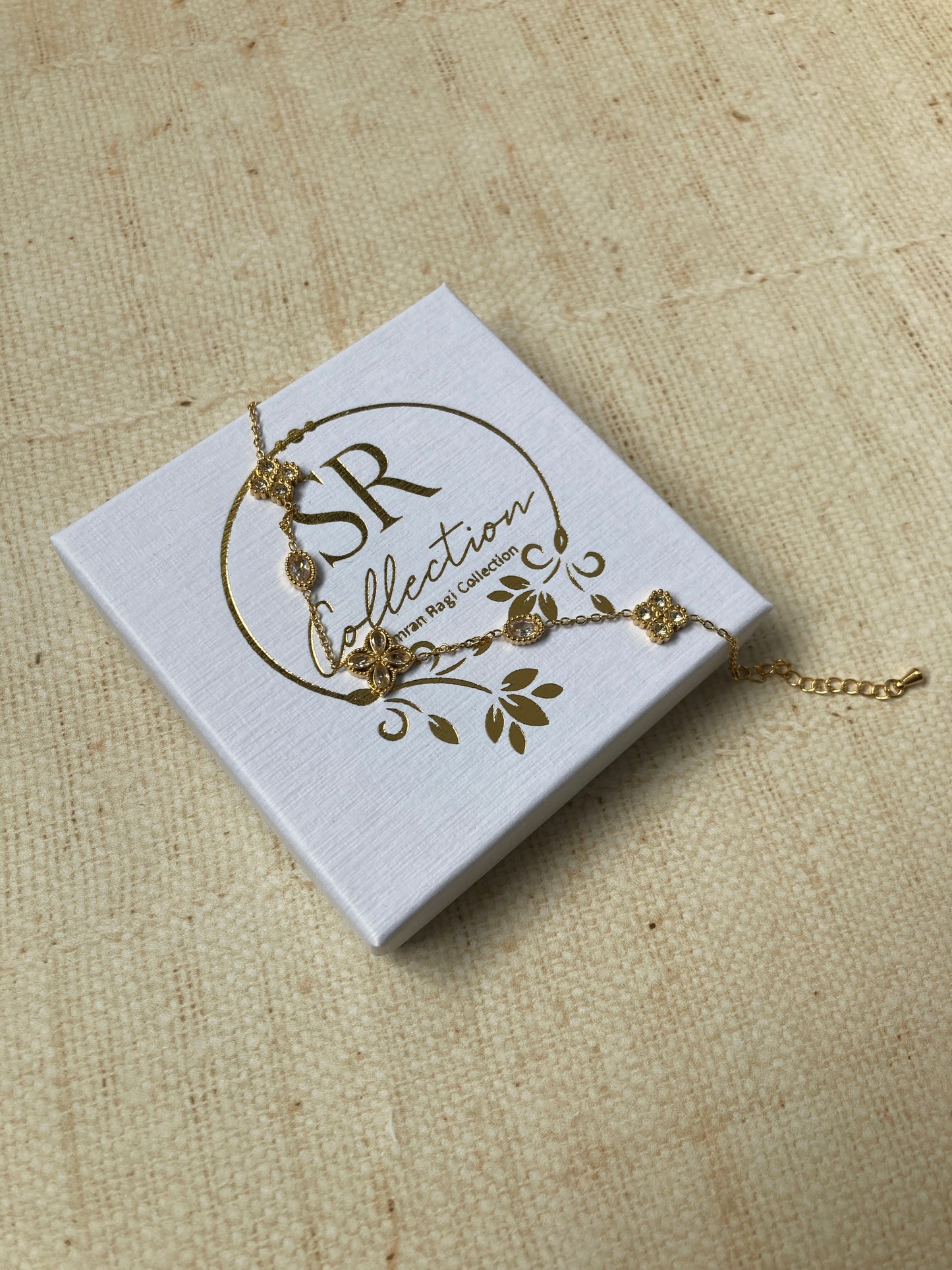 18K Gold Plated Flower Motif Bracelet (ST1070)