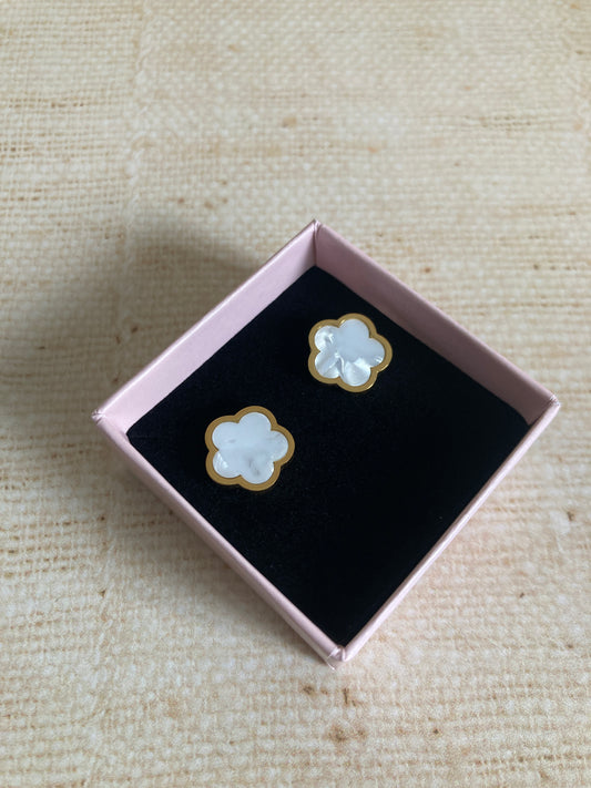 White Five Leaf Clover Stud Earrings (ST890)