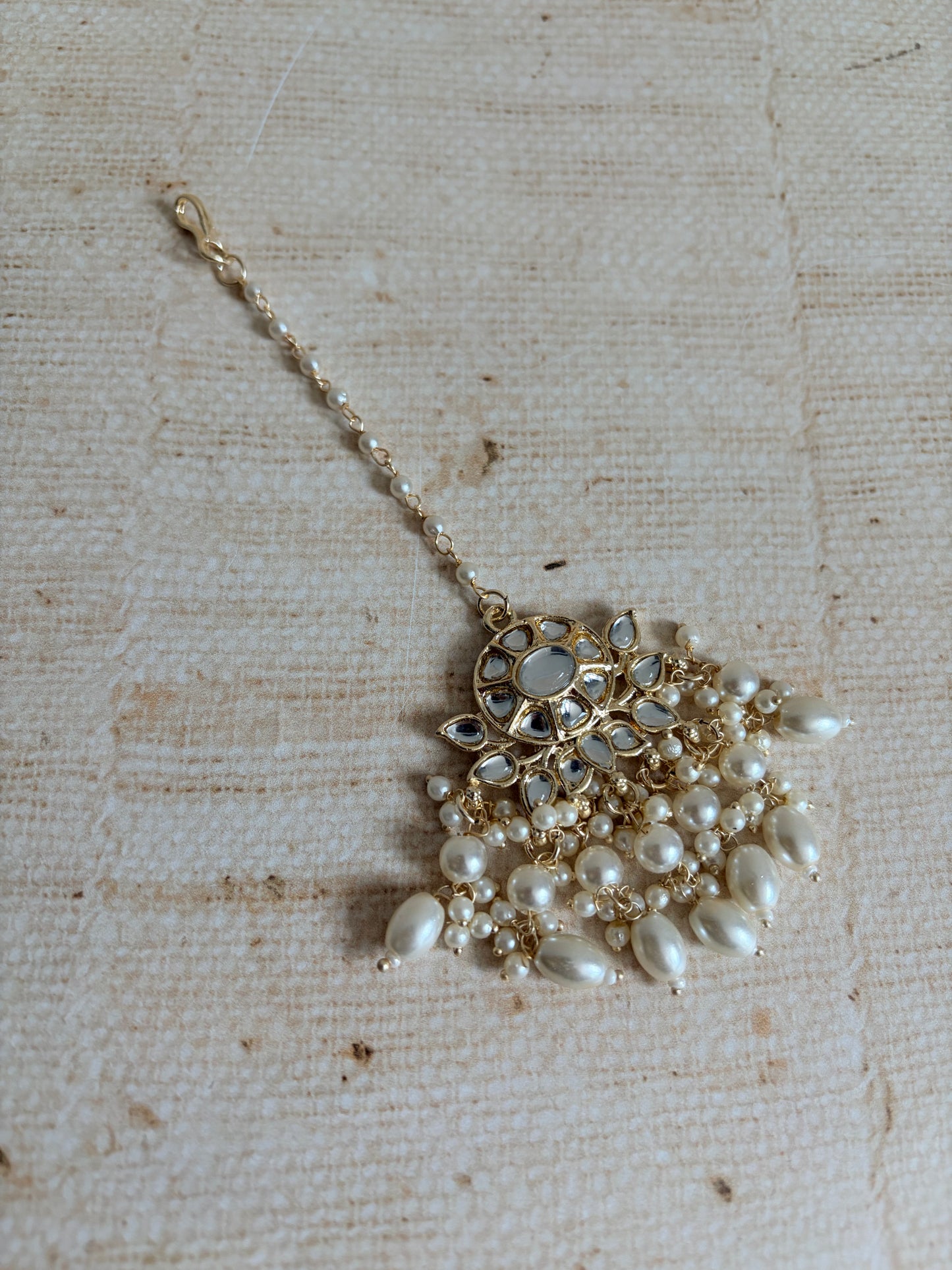 Riva White Gold Plated Kundan Earrings And Tikka Set (ST1061)