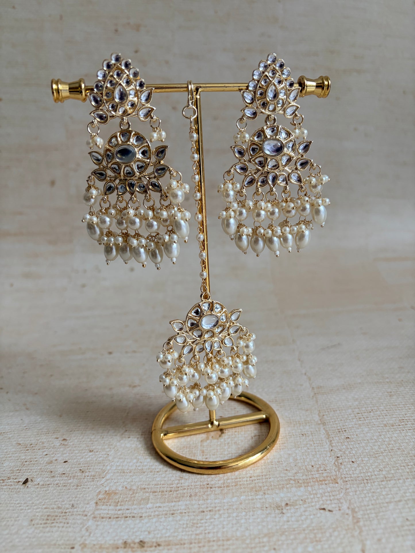 Riva White Gold Plated Kundan Earrings And Tikka Set (ST1061)