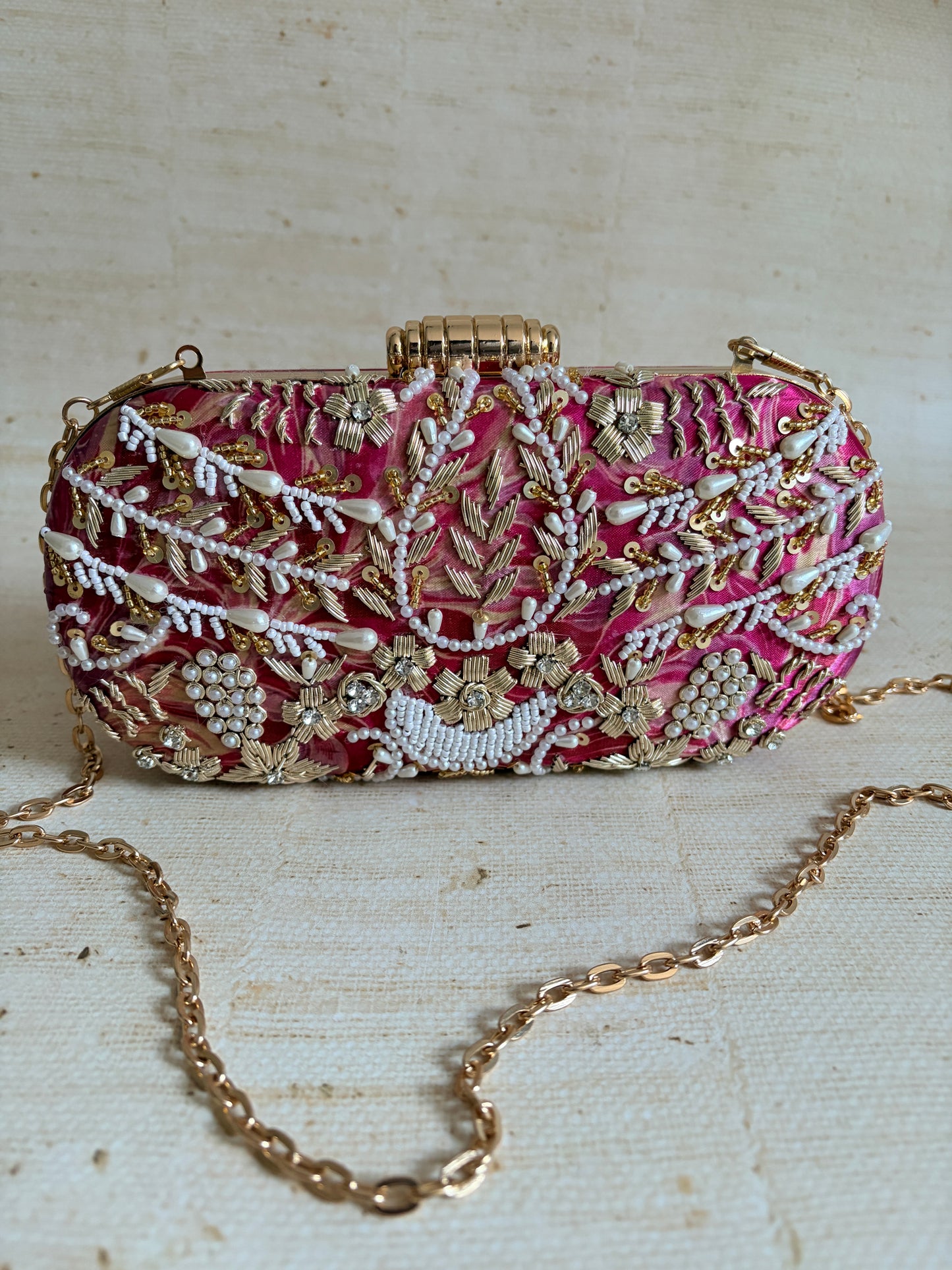 Amelia Pearl Capsule Clutch (ST1100) (Pink)