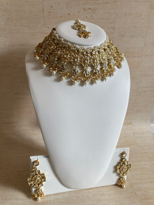 Saachi Gold Plated Kundan And Pearl White Choker Set (ST184)
