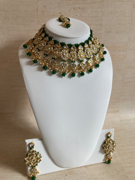 Saachi Gold Plated Kundan And Pearl Emerald Green Choker Set (ST184)