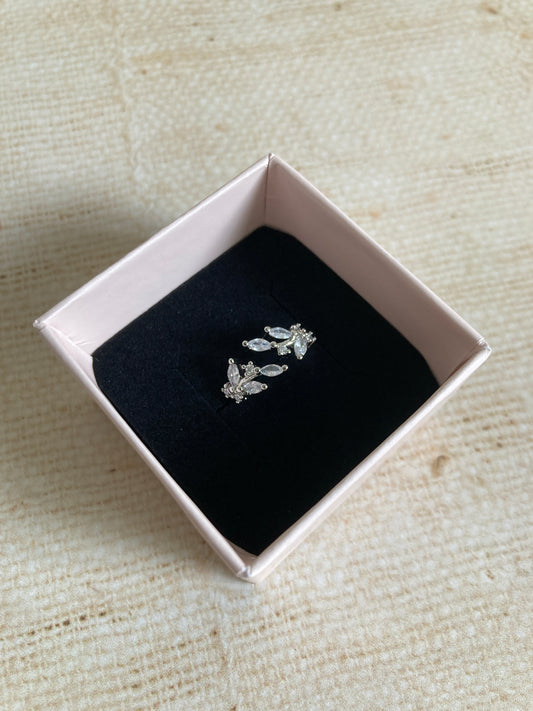 Silver Adjustable Dainty Leaf Ring (ST867)