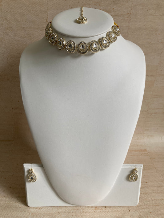 Harleen Gold Plated Kundan Choker Set (ST901)