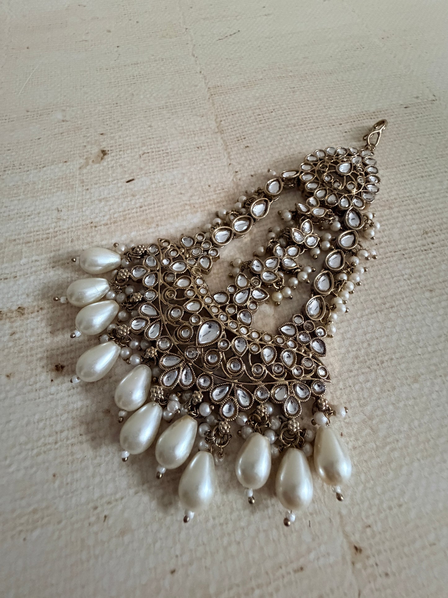 Antique Gold Pearl Passa/Jhumar (ST1104)