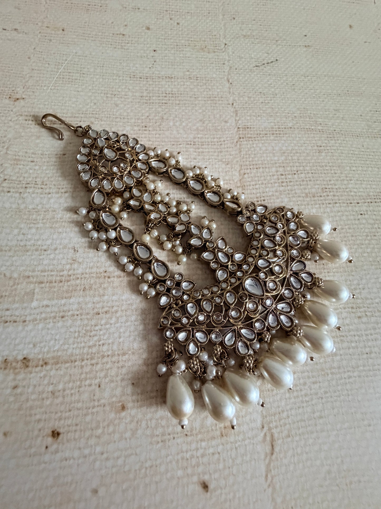 Antique Gold Pearl Passa/Jhumar (ST1104)