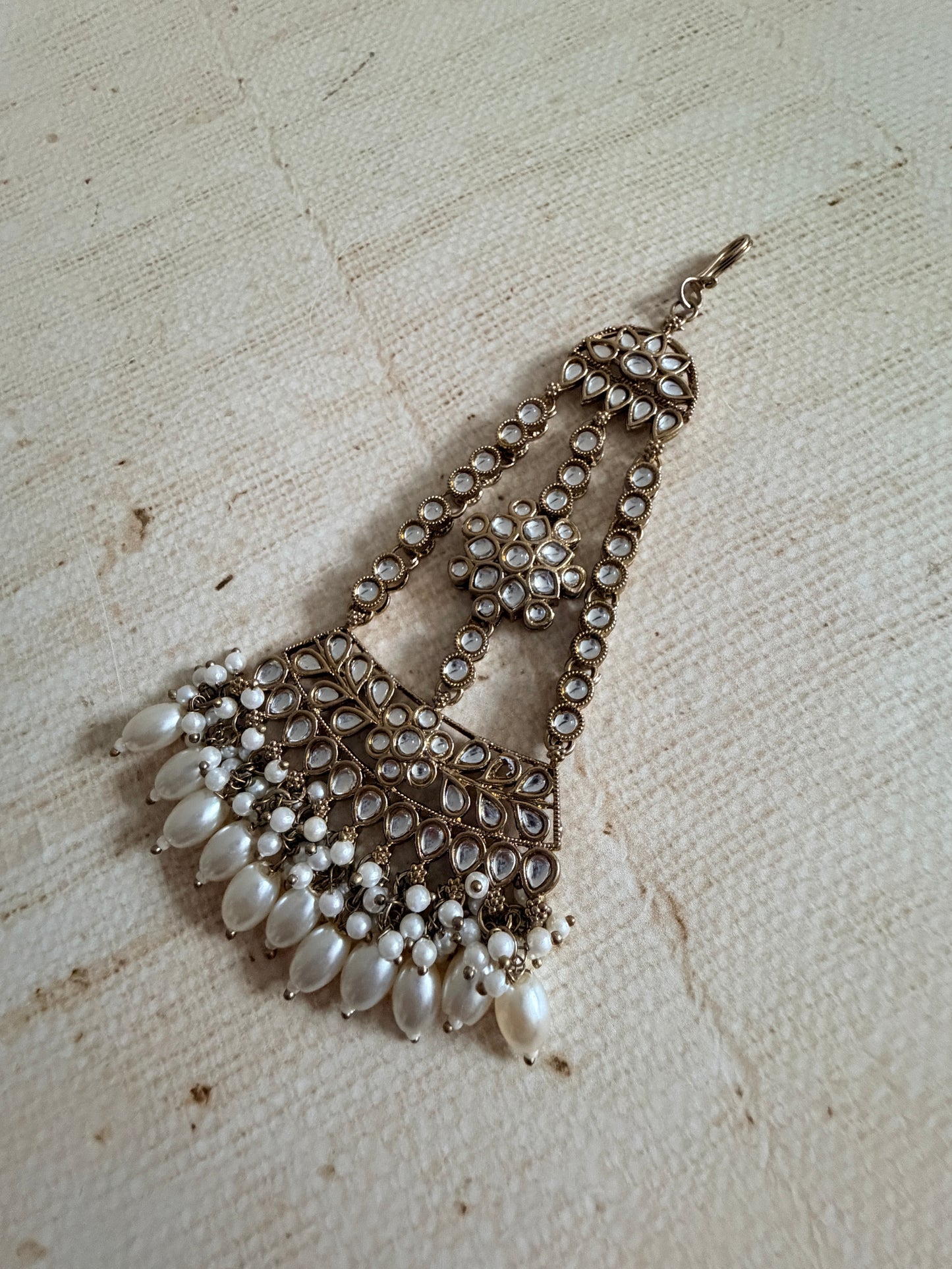 Antique Gold Pearl Passa/Jhumar (ST1108)