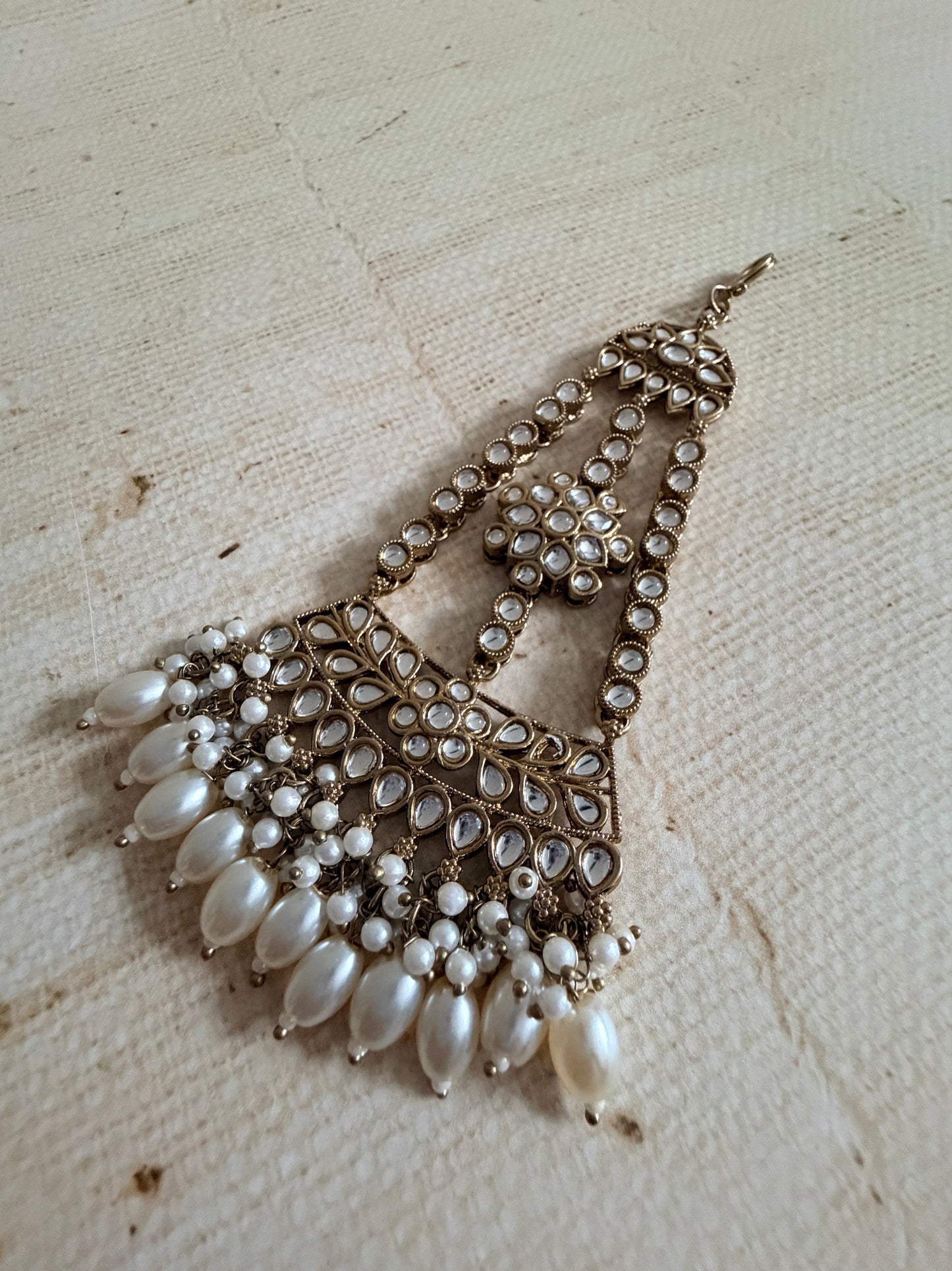 Antique Gold Pearl Passa/Jhumar (ST1108)