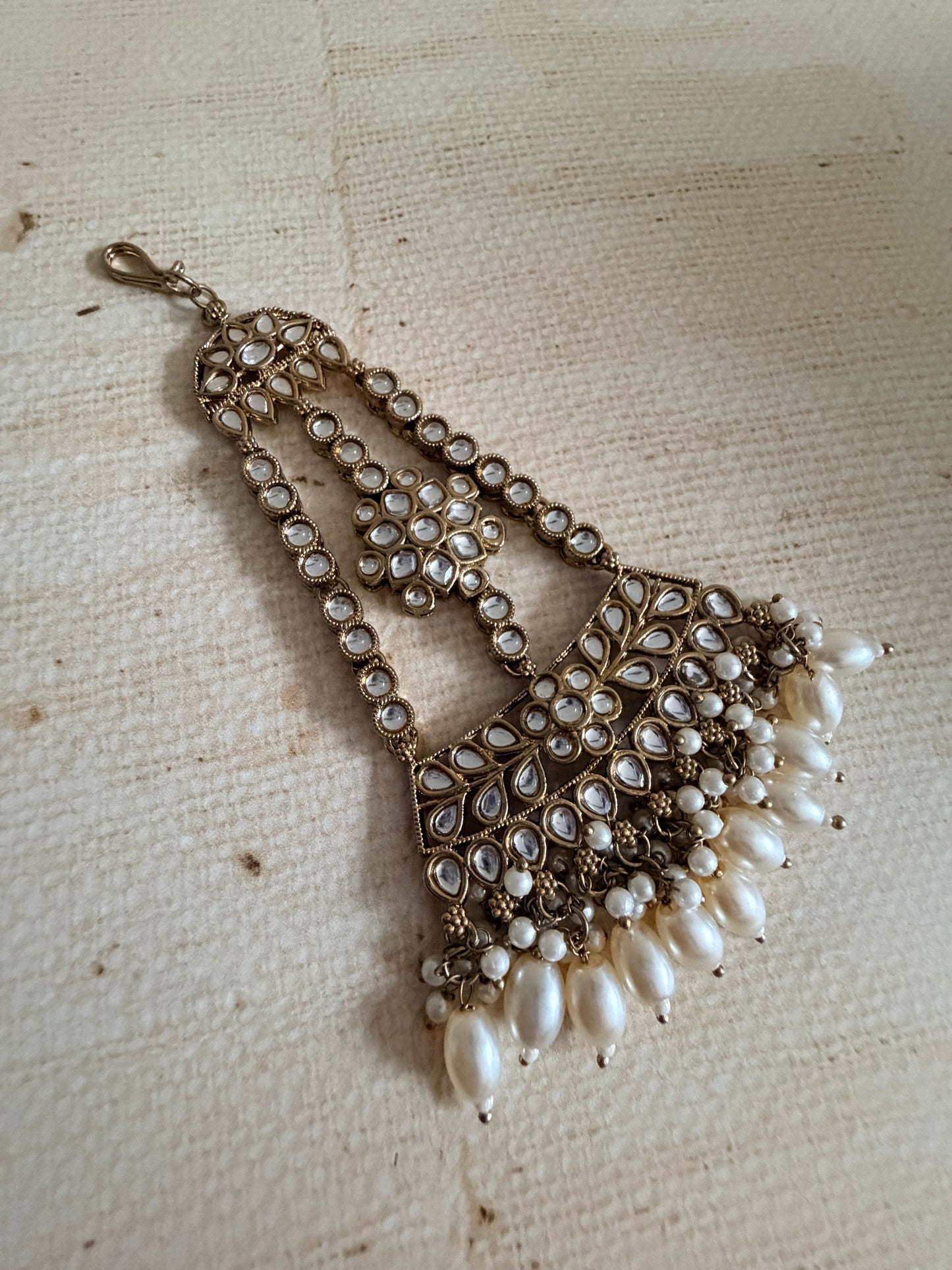 Antique Gold Pearl Passa/Jhumar (ST1108)
