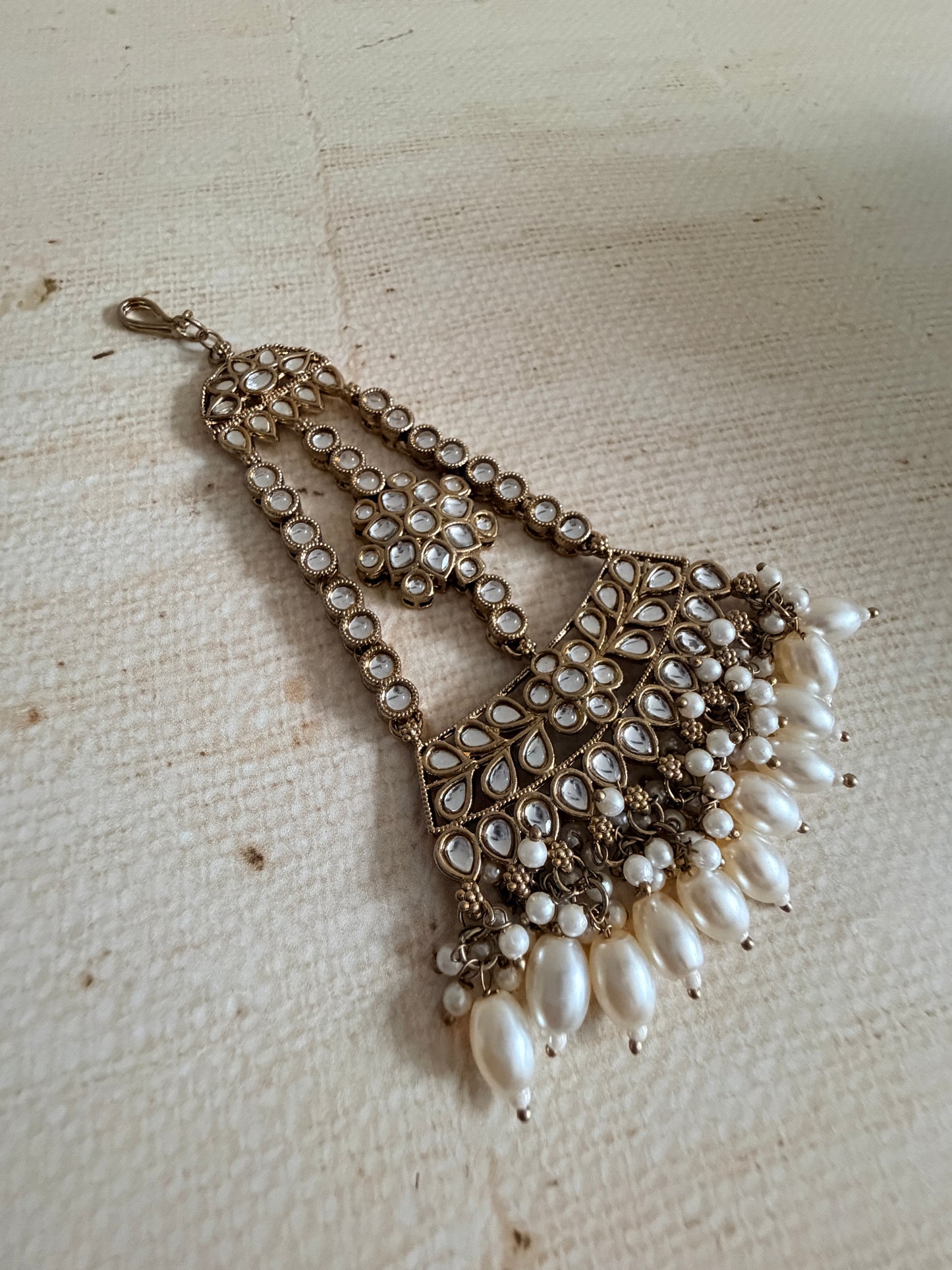 Antique Gold Pearl Passa/Jhumar (ST1108)