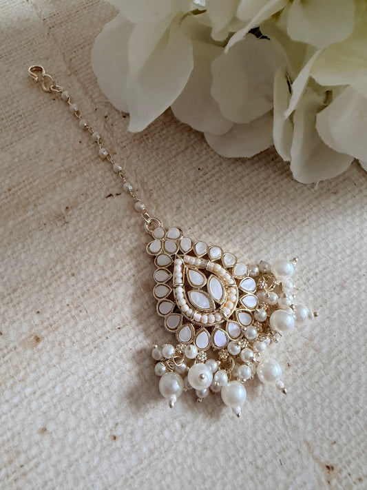 Gold Kundan And Pearl Tikka (ST1112)
