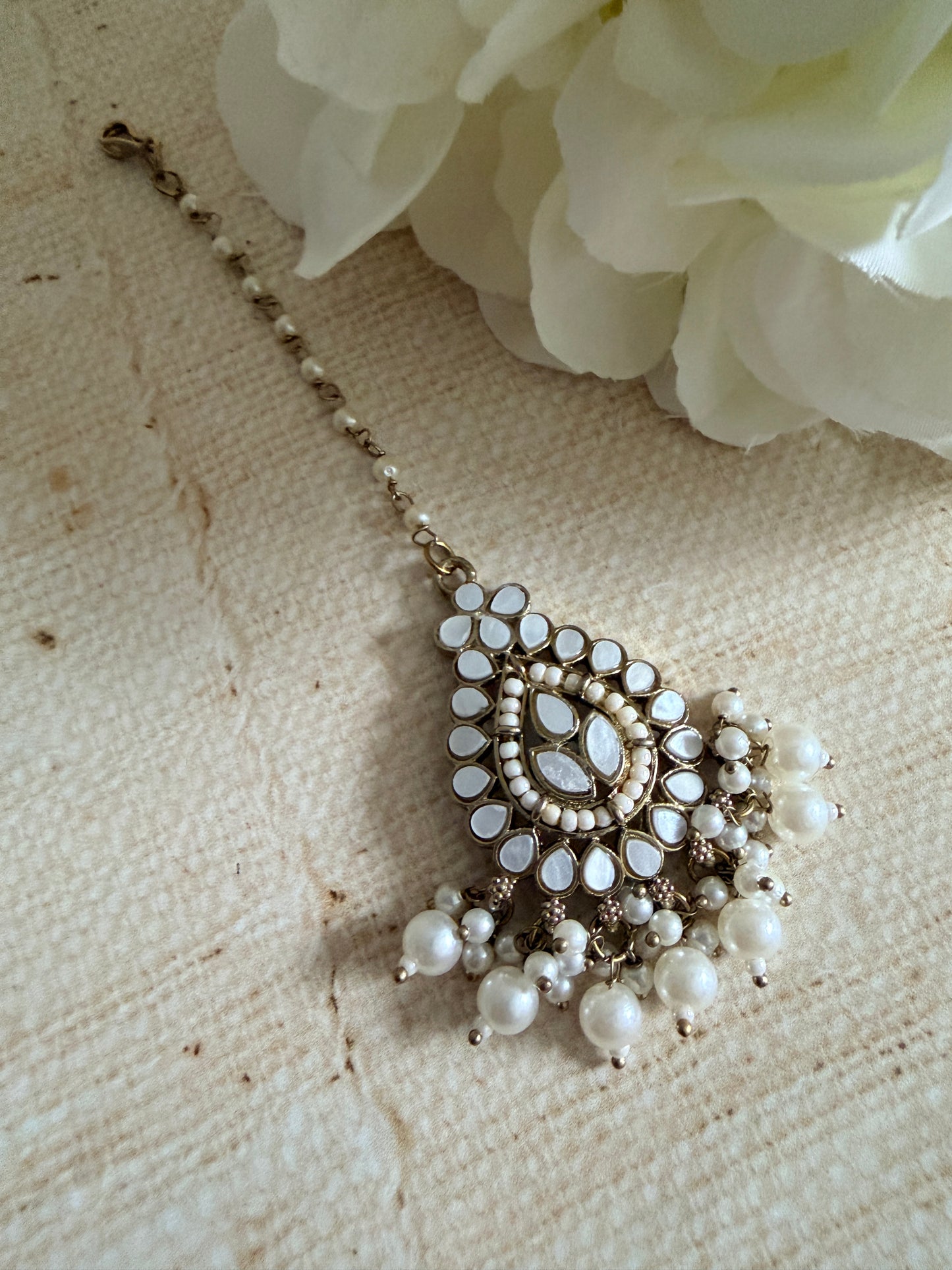 Antique Gold Kundan And Pearl Tikka (ST1112)