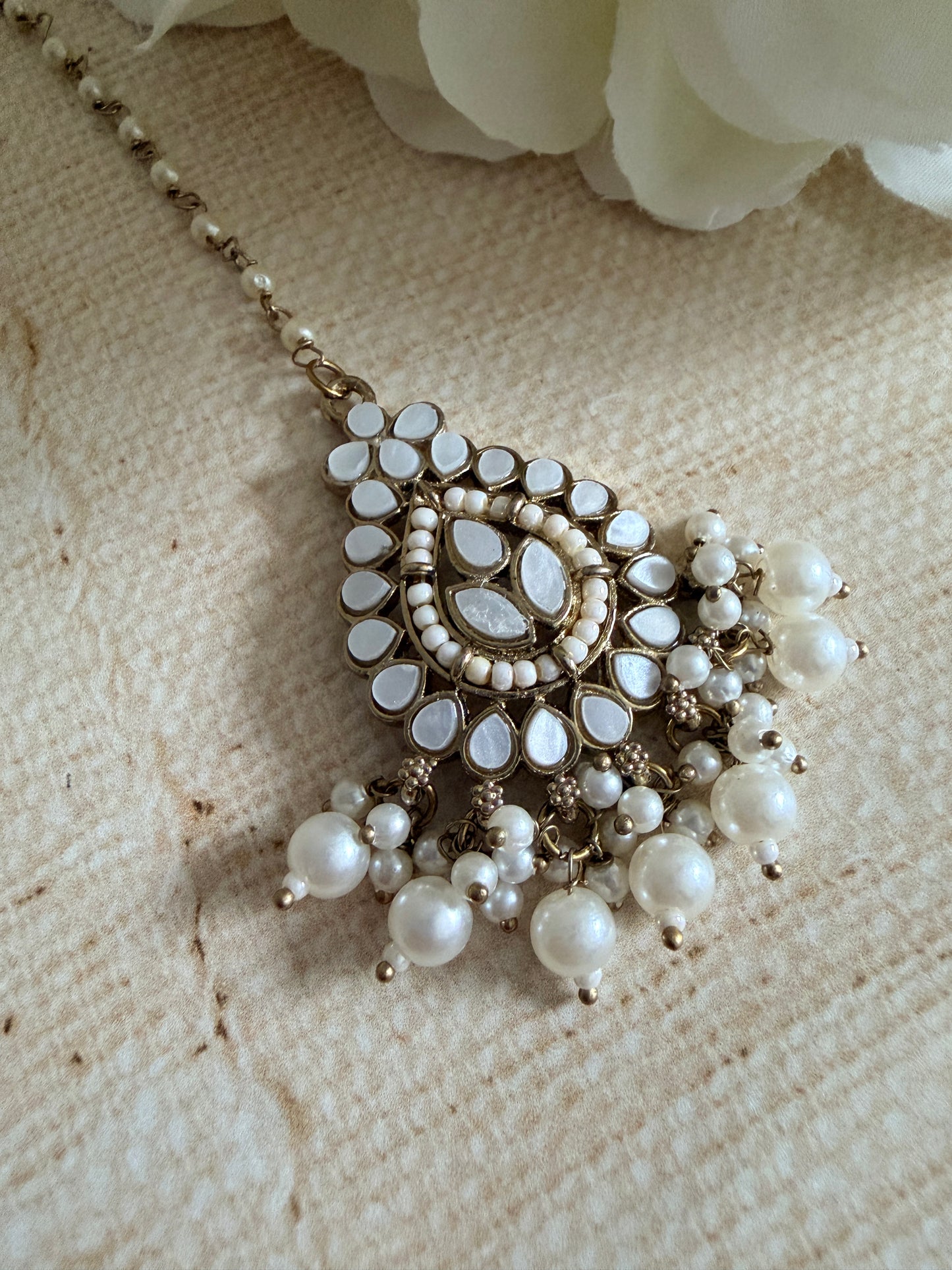 Antique Gold Kundan And Pearl Tikka (ST1112)