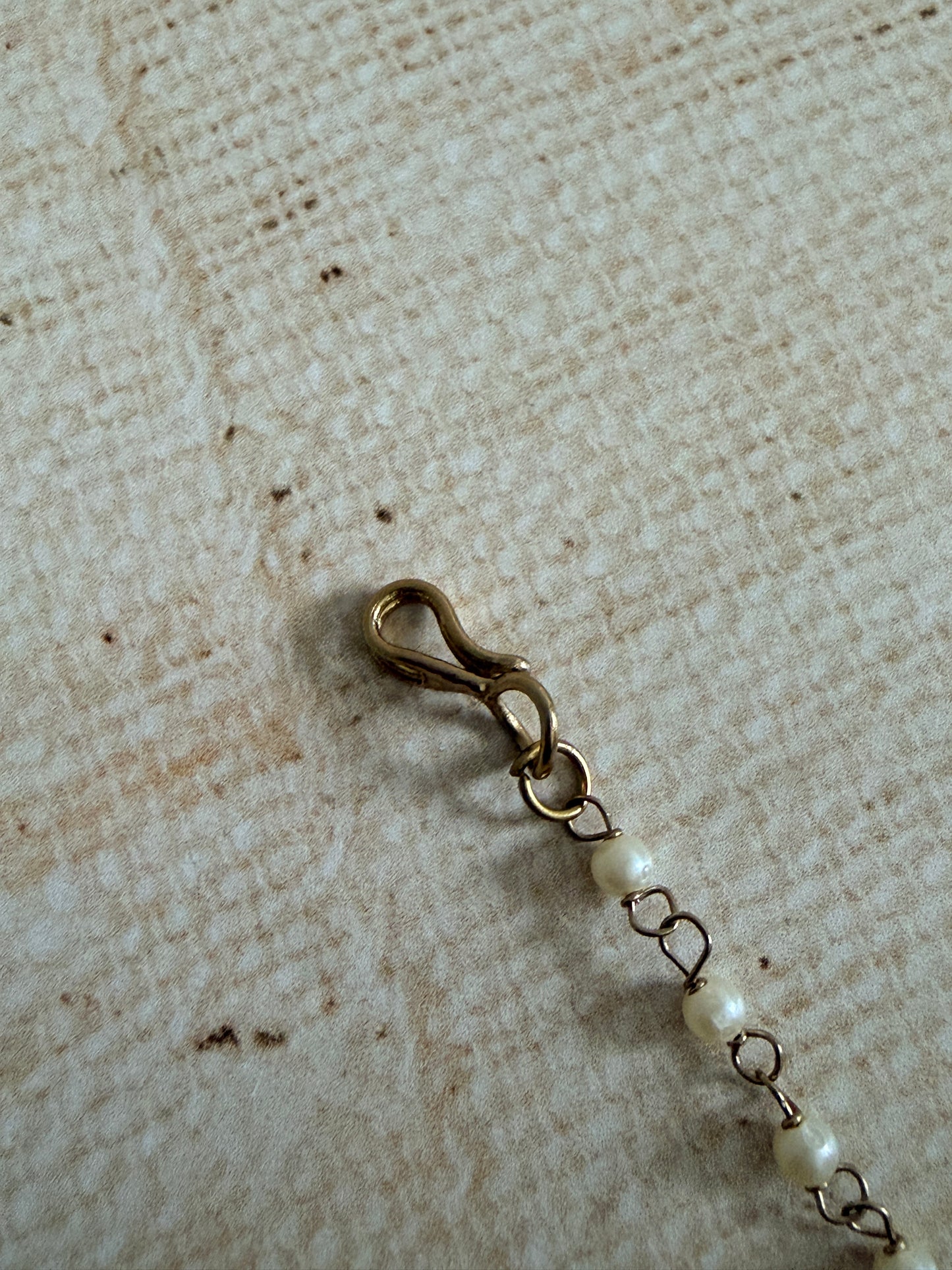 Antique Gold Kundan And Pearl Tikka (ST1112)