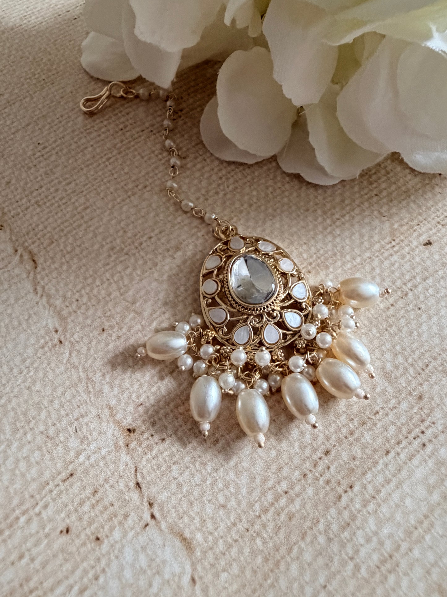 Gold Kundan And Pearl Tikka (ST1113)
