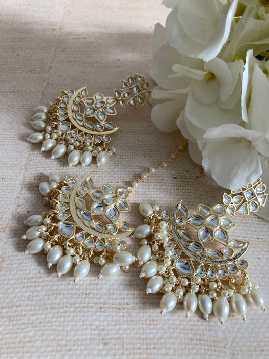 Ravina White Gold Plated Kundan Pearl Earrings And Tikka Set (ST942)