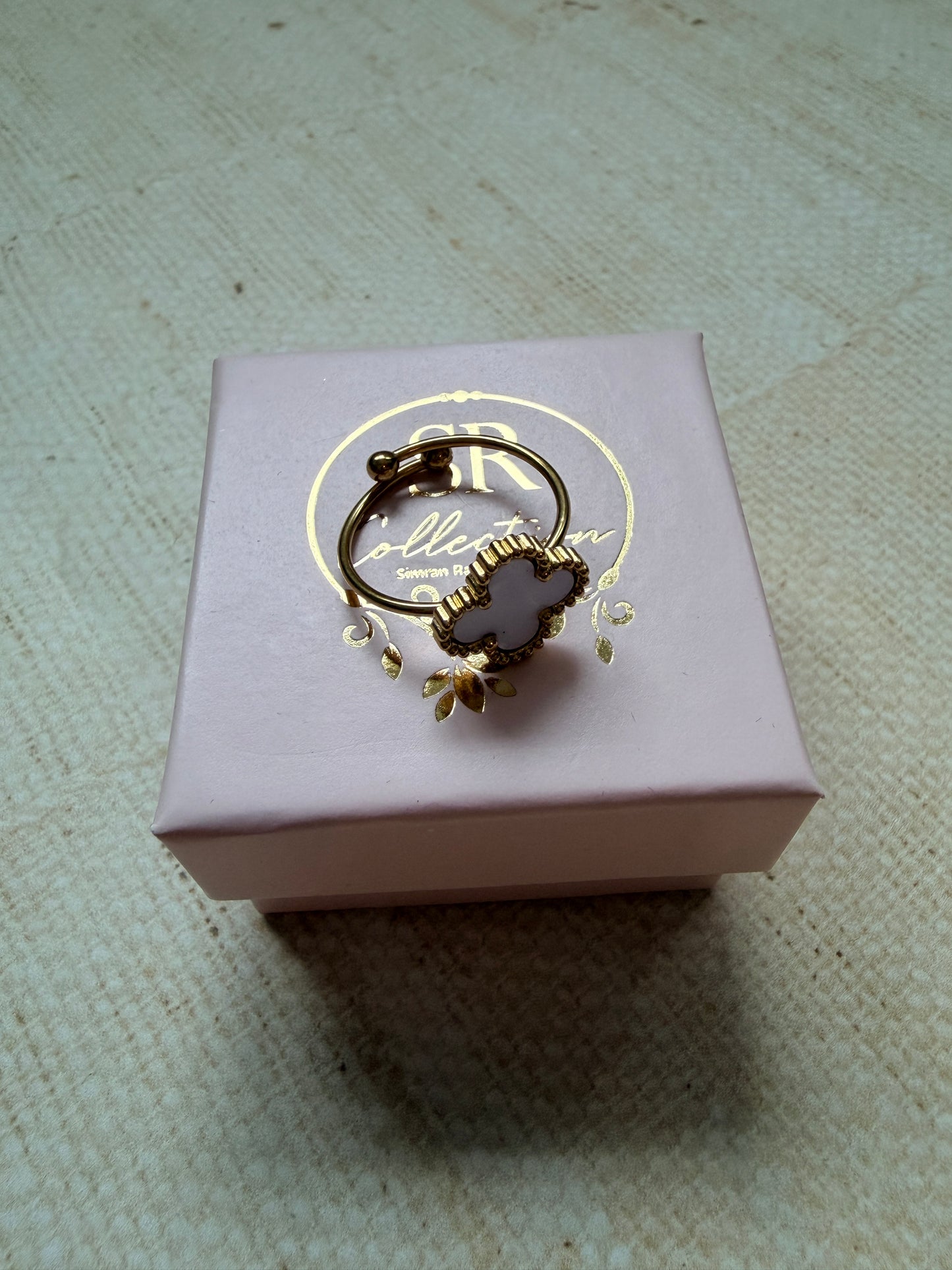 White Clover Ring (ST1115)