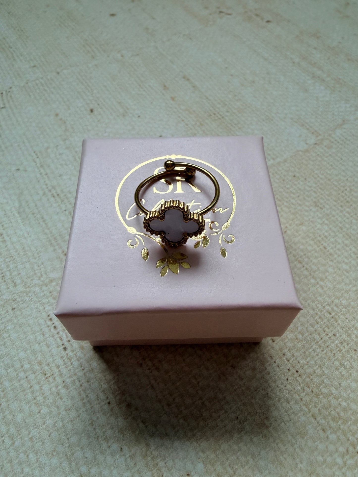White Clover Ring (ST1115)
