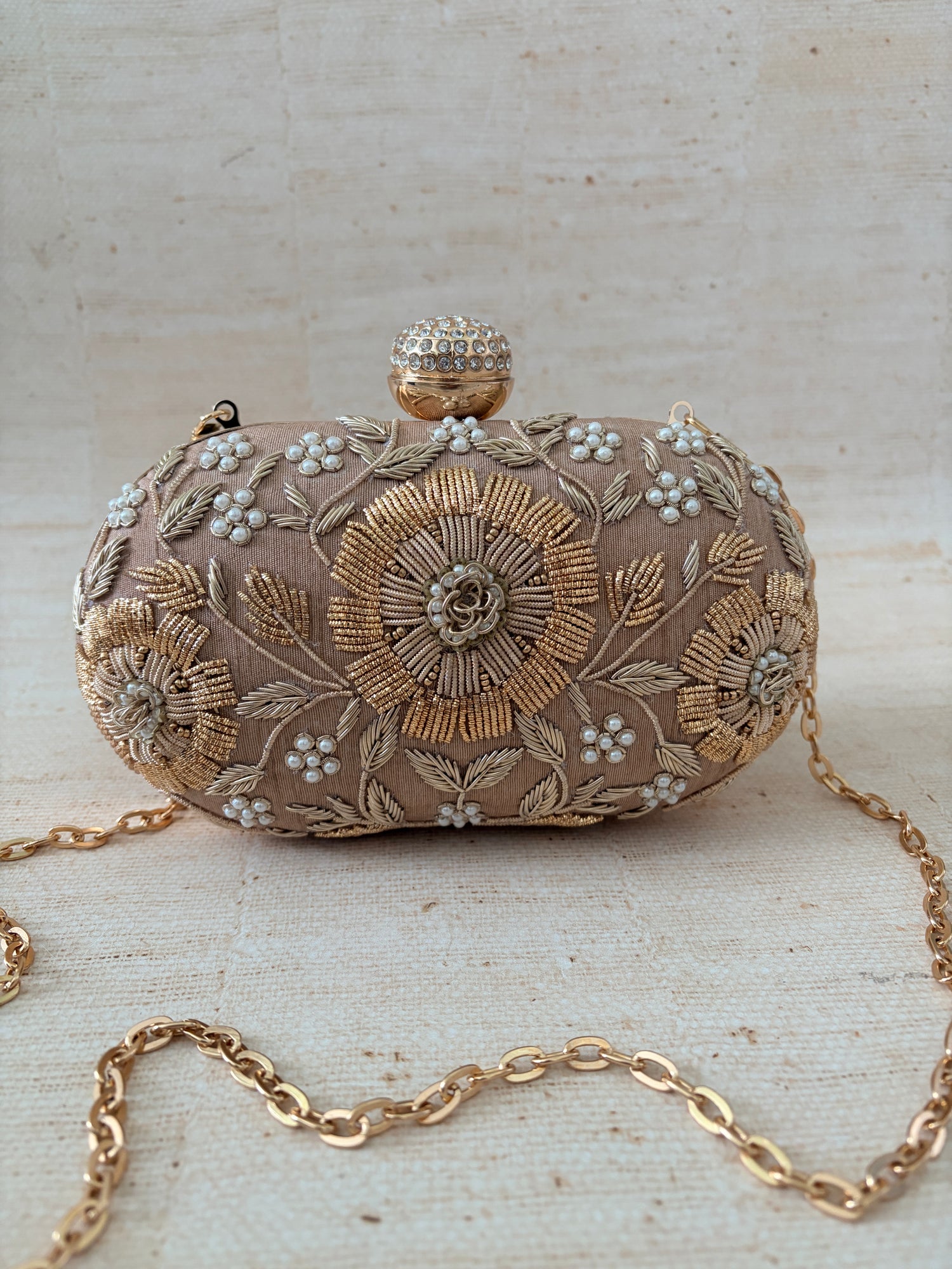 Lucia Oval Muted Pink Clutch (ST902)