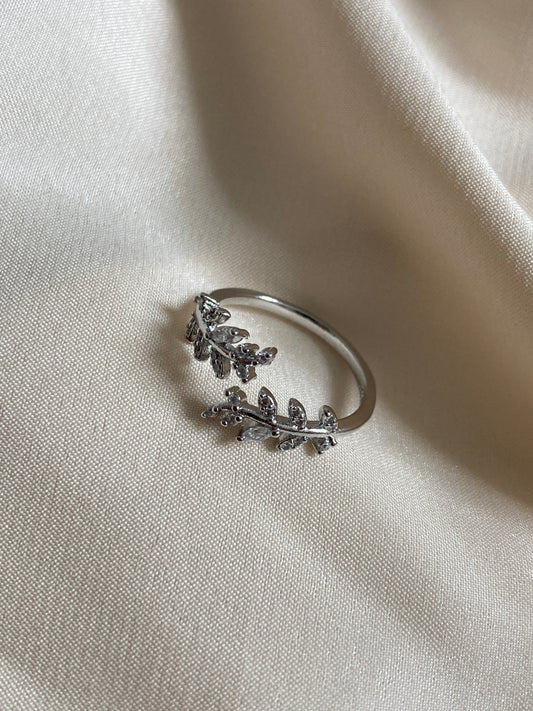 Adjustable White Gold Plated Vine Leaf Ring (Silver) (ST968)