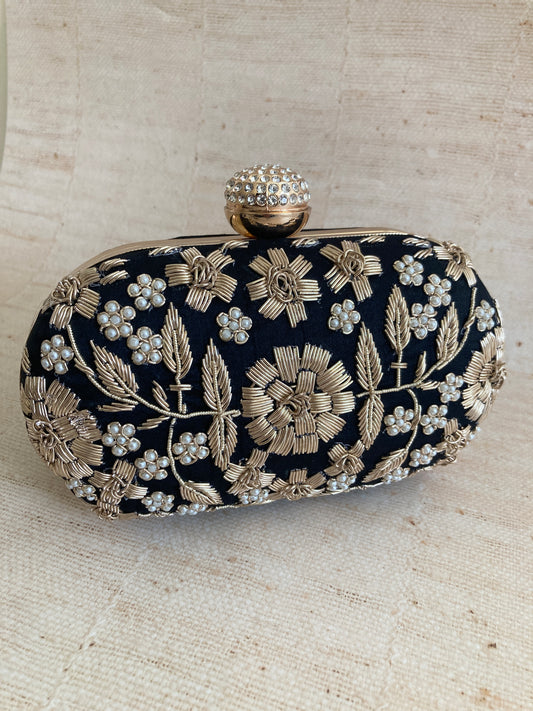 Lucia Oval Black Clutch (ST902)