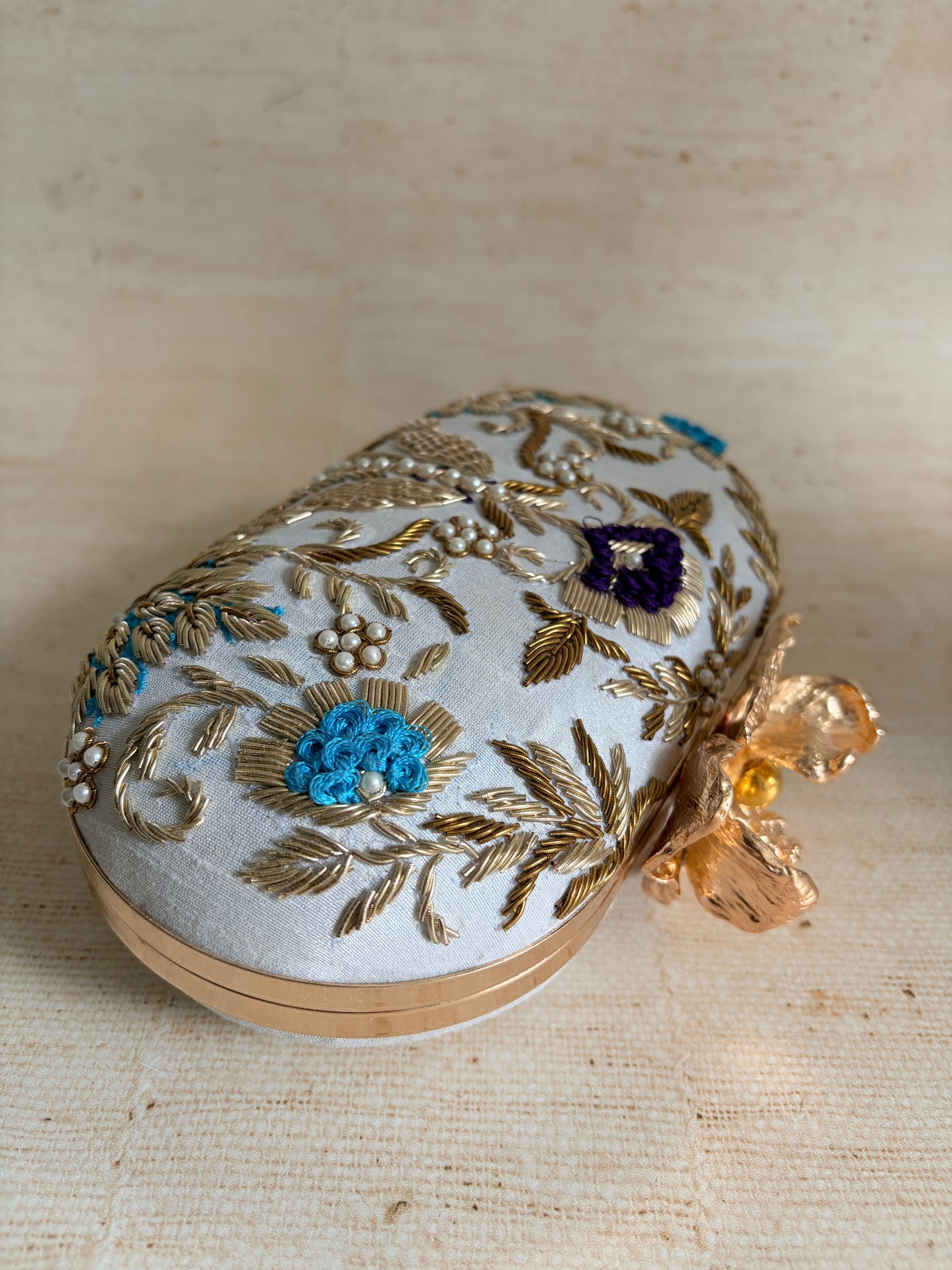 Flower Clasp Oval Off White Clutch (ST1162)