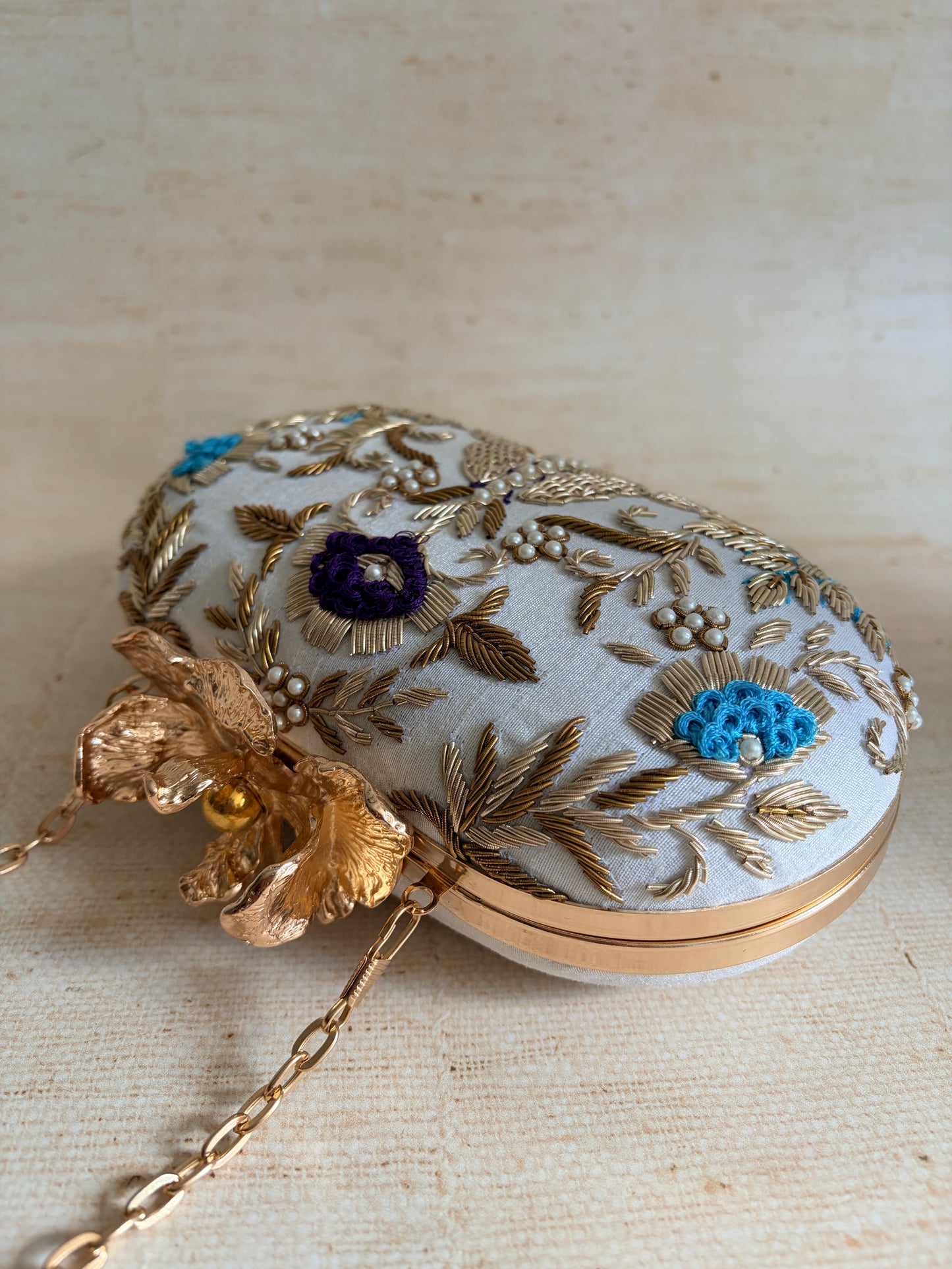 Flower Clasp Oval Off White Clutch (ST1162)