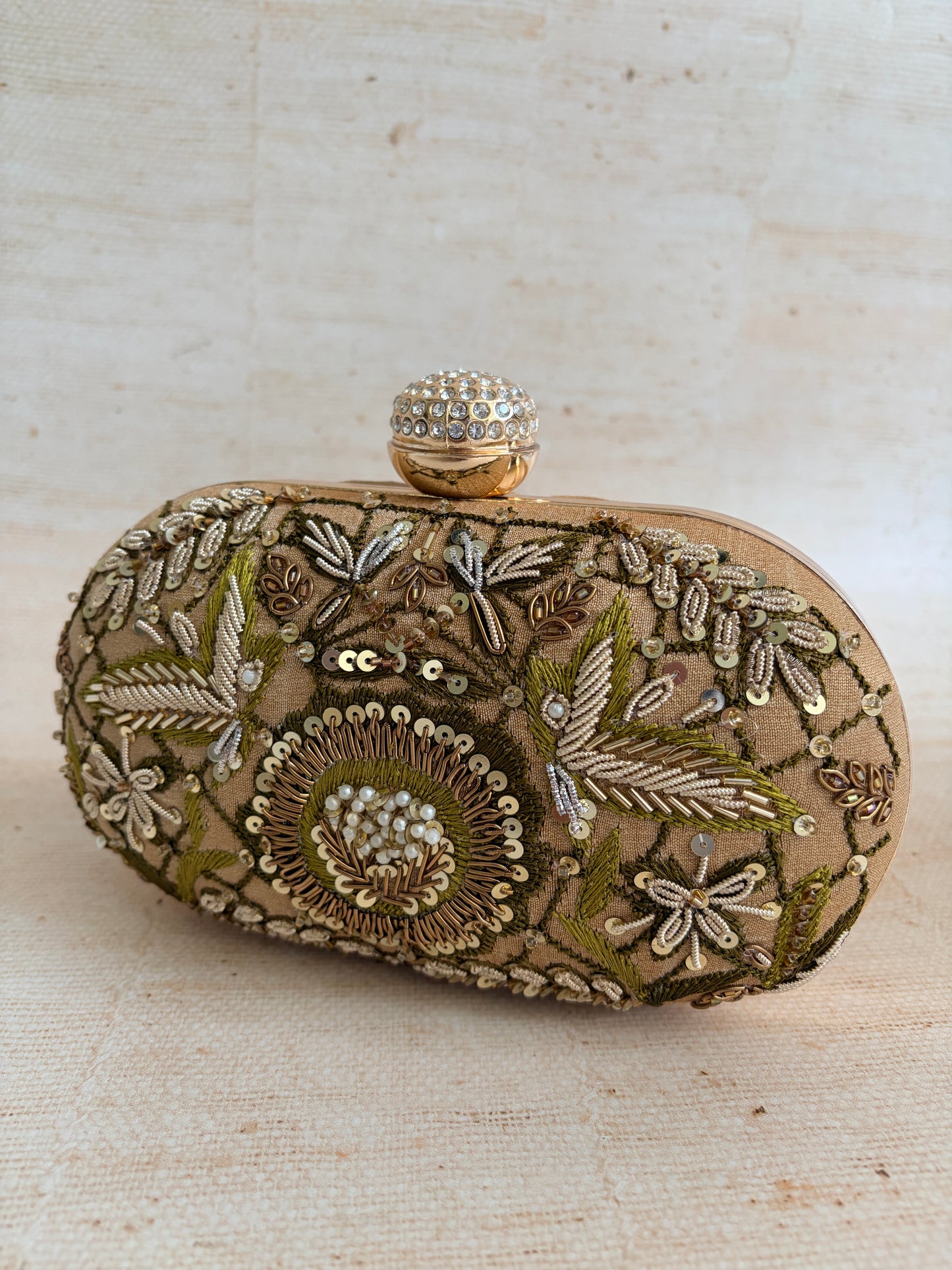 Livia Oval Gold Clutch (ST1167)