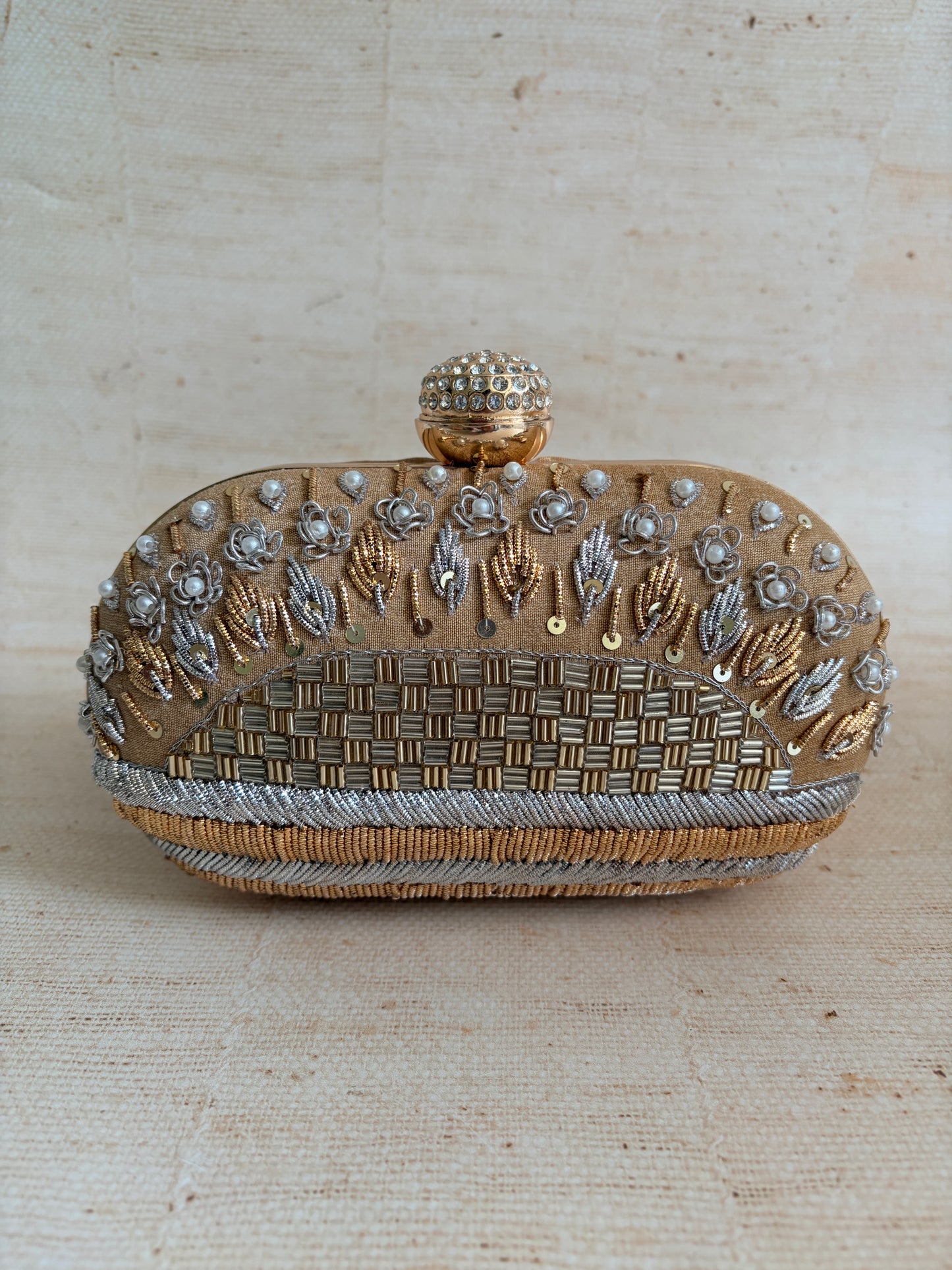 Elisa Oval Gold Clutch (ST1166)