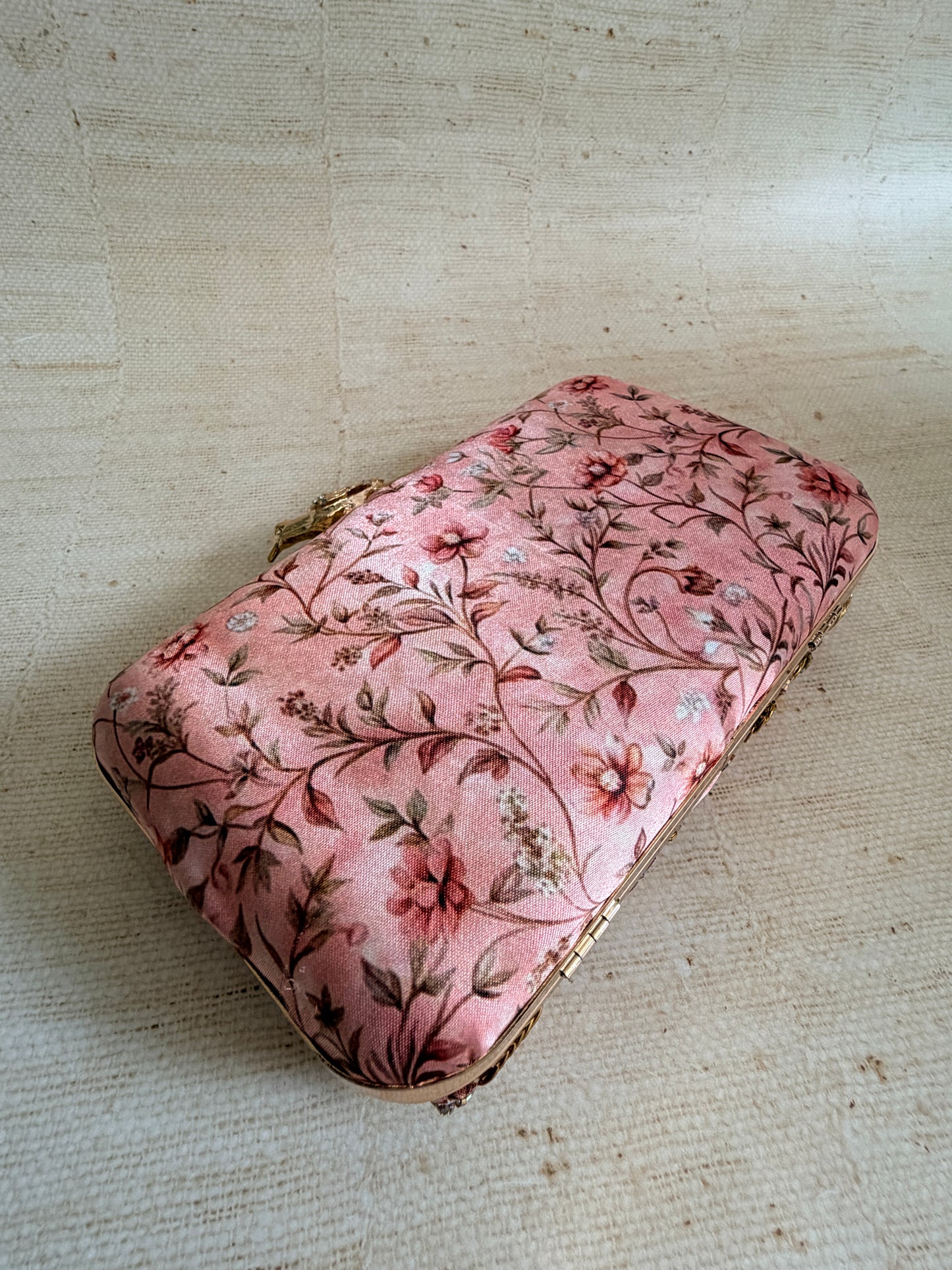 Wren Rectangular Pink Clutch (ST1174) (Bird Clasp)