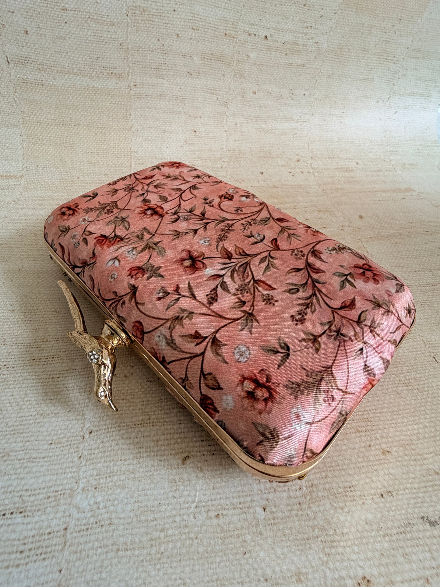 Wren Rectangular Pink Clutch (ST1174) (Bird Clasp)
