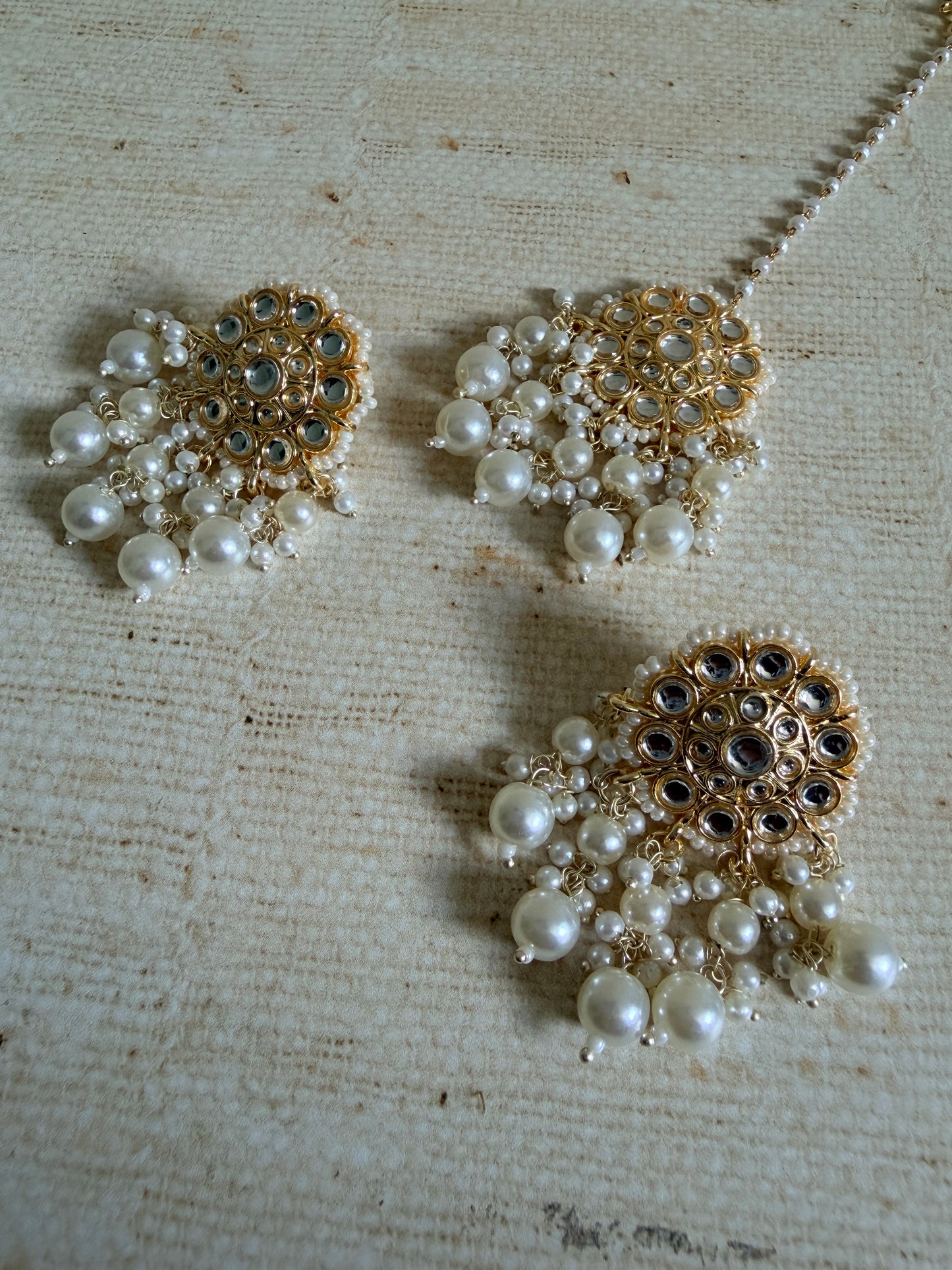 Mahi White Gold Plated Kundan Pearl Earrings And Tikka Set (ST1195)