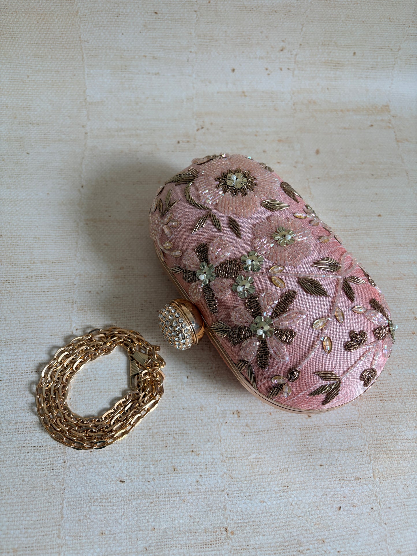 Isla Oval Pink Clutch (ST1204)