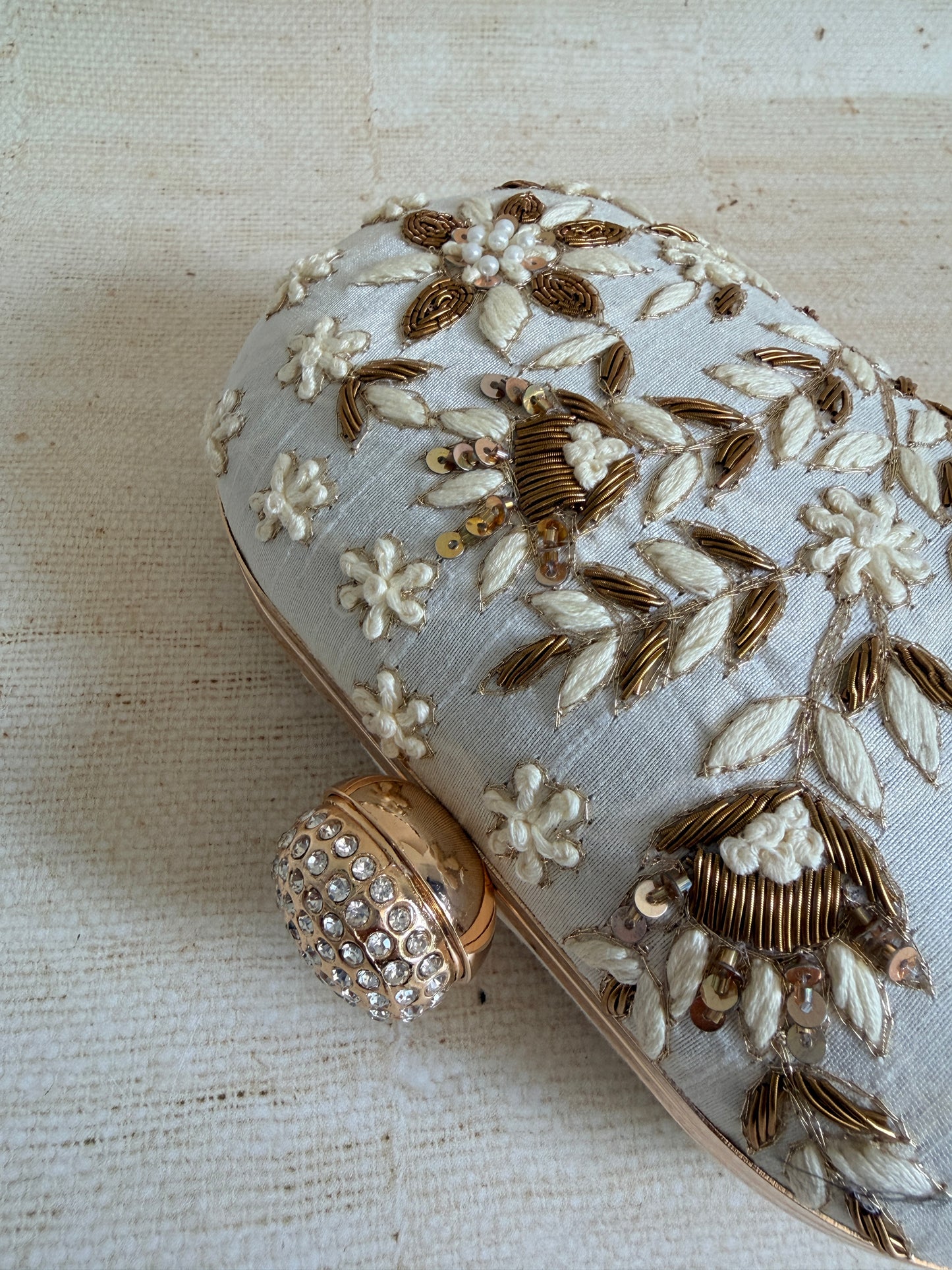 Margot Oval Off White Clutch (ST1206)
