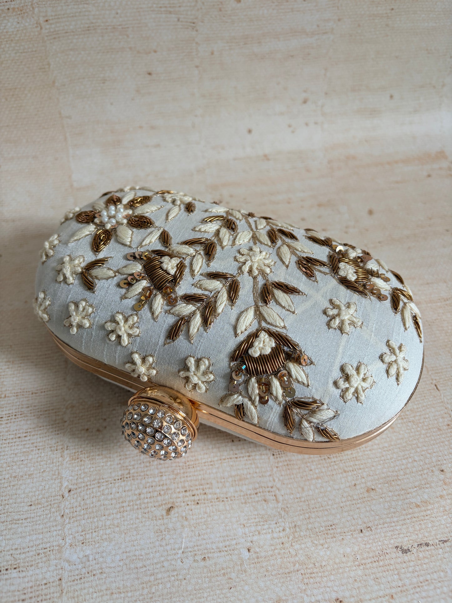 Margot Oval Off White Clutch (ST1206)