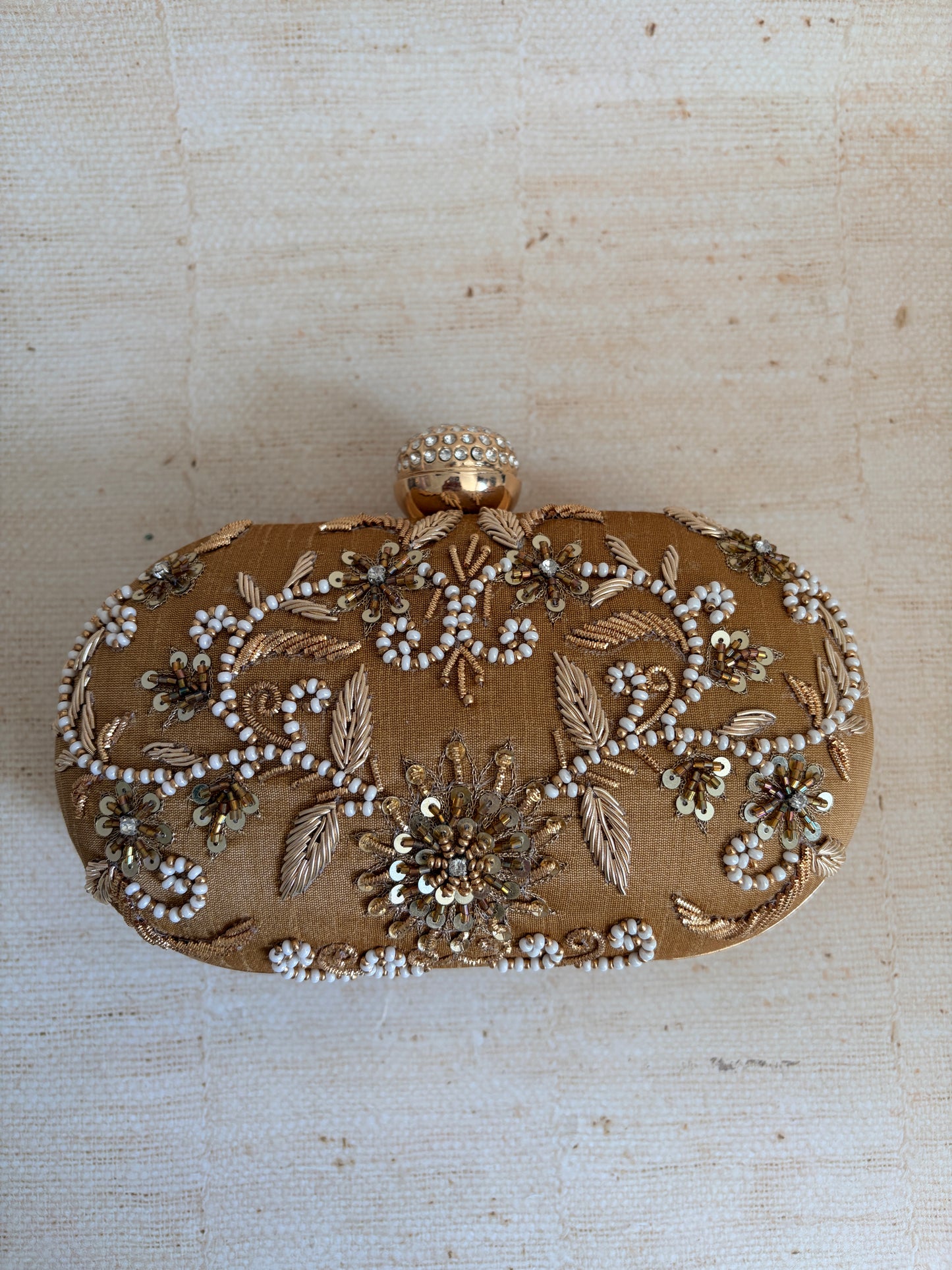 Tori Oval Gold Clutch (ST1165)