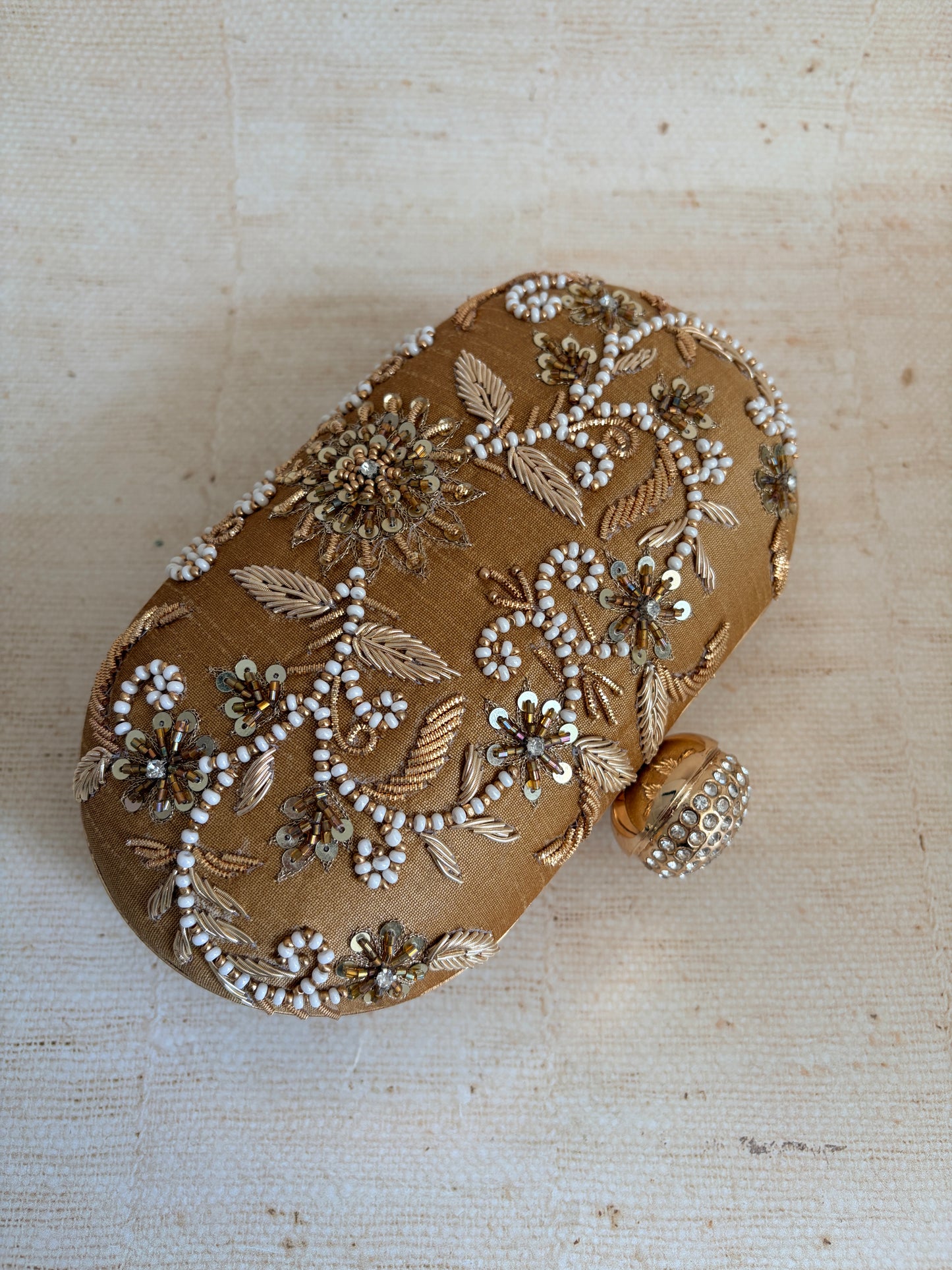 Tori Oval Gold Clutch (ST1165)