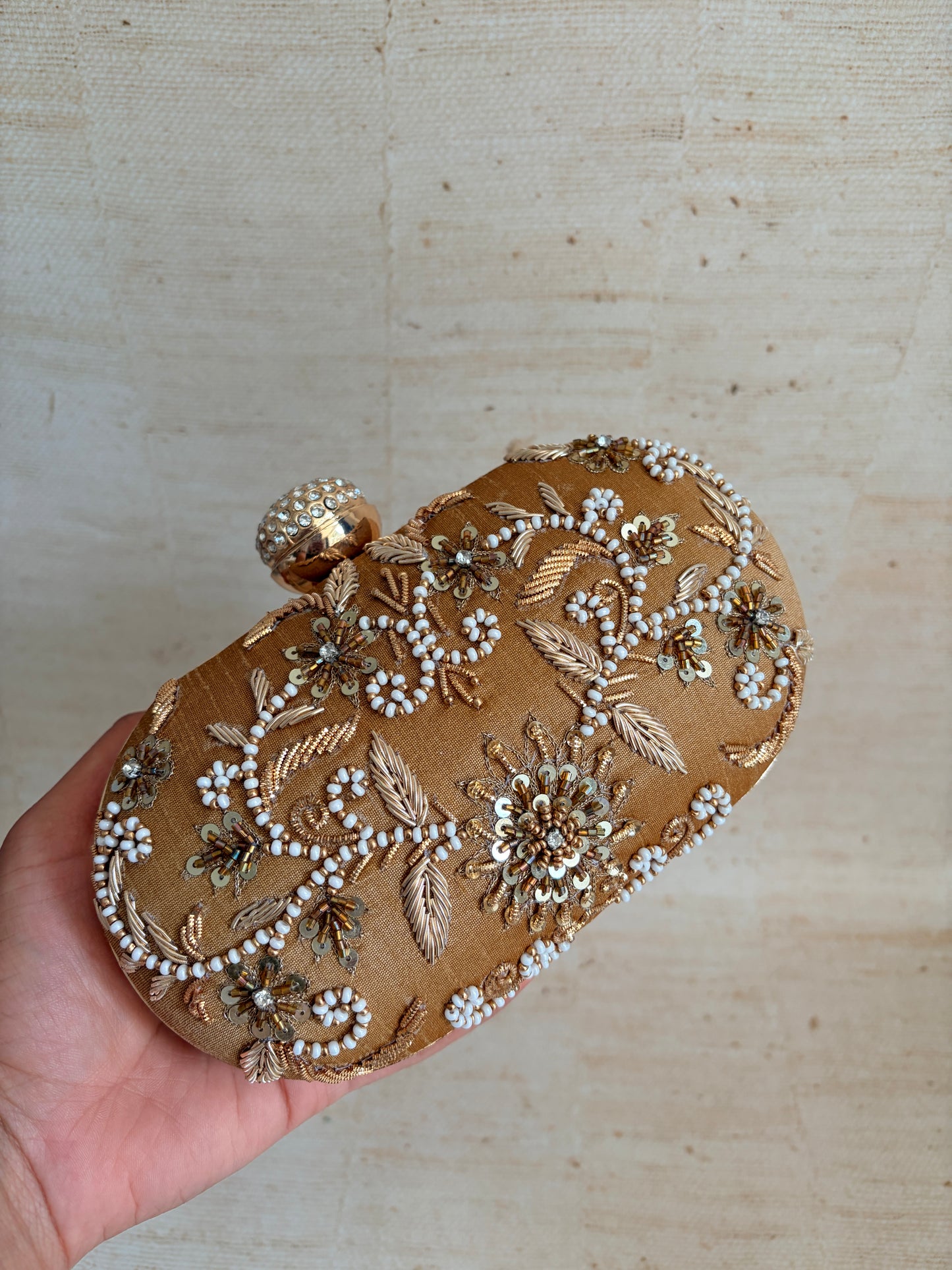Tori Oval Gold Clutch (ST1165)