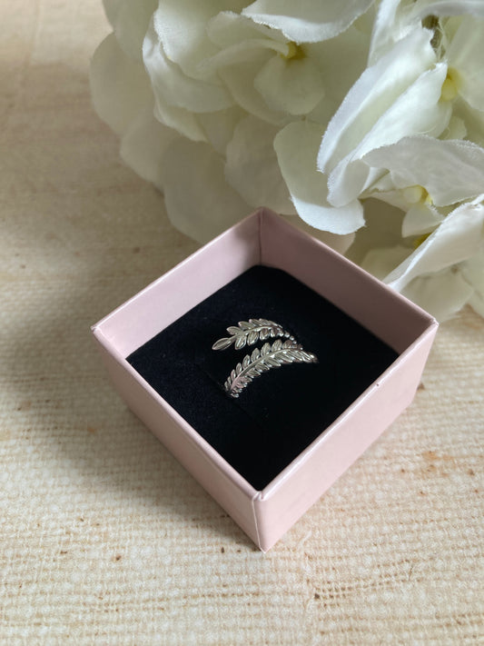 Adjustable Silver Plated Vine Leaf Ring (Silver) (ST982)