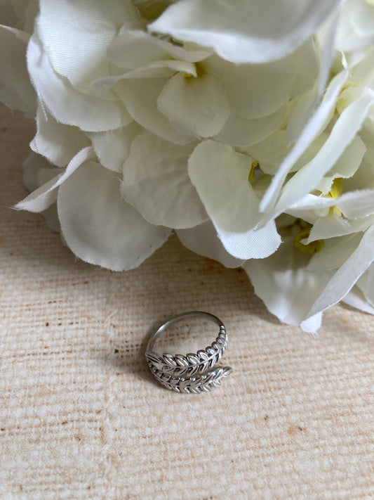Adjustable Silver Plated Vine Leaf Ring (Silver) (ST982)
