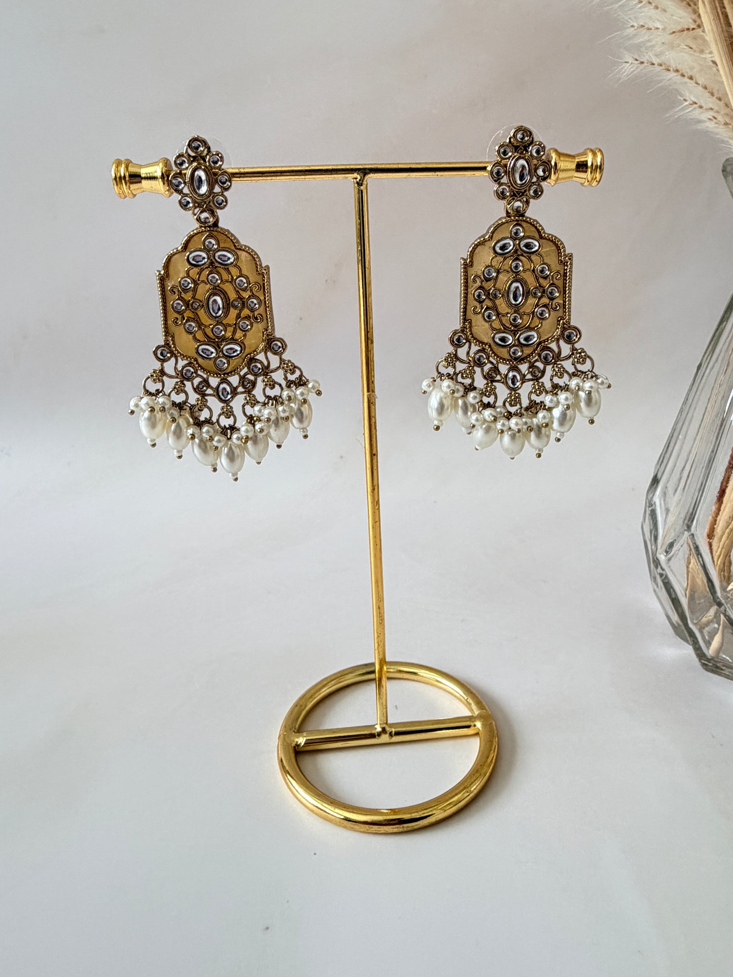 Antique Gold Mother Of Pearl Earrings (ST1081) (White)