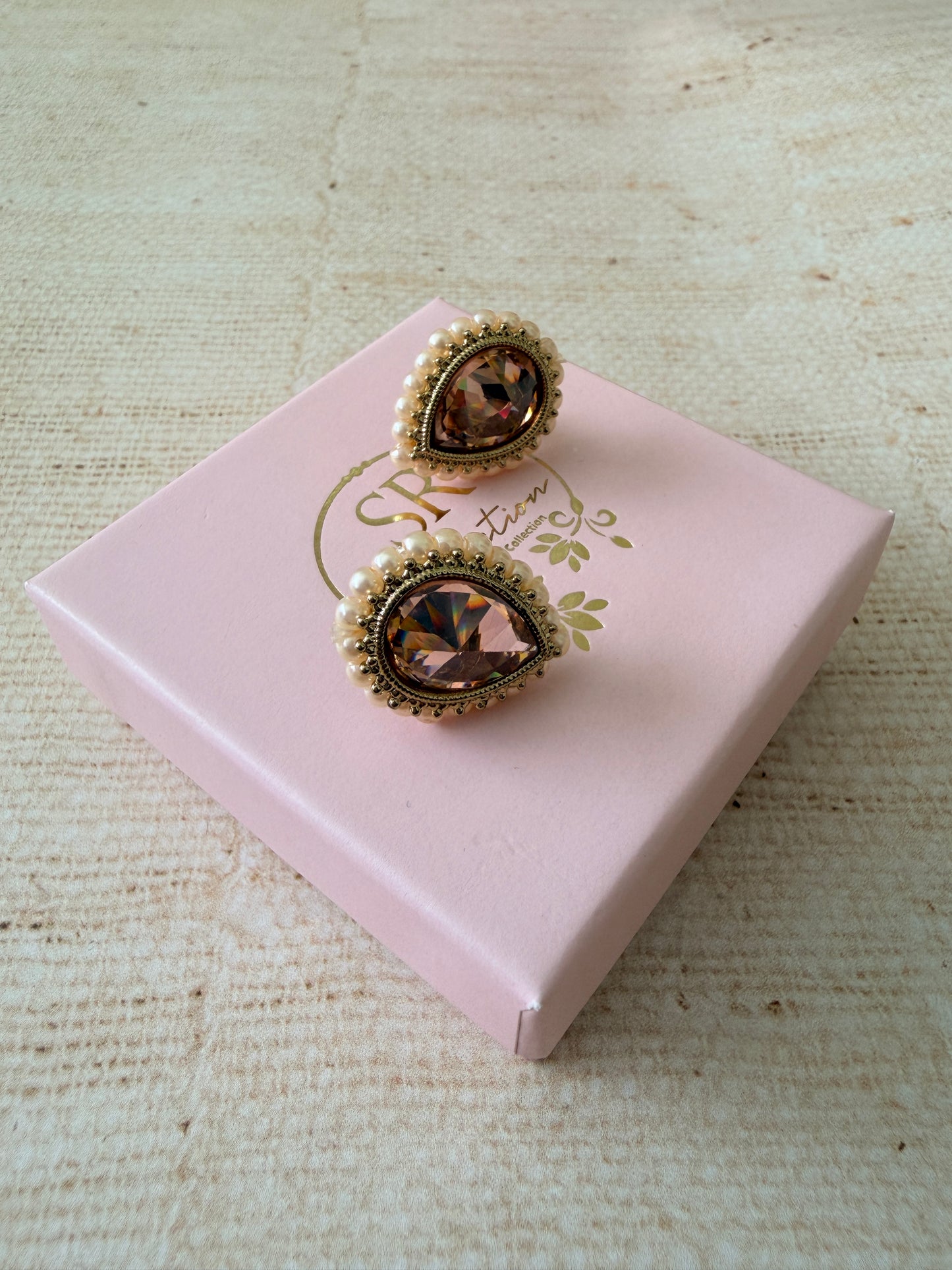 Maya Antique Gold Stud Earrings (ST1035)