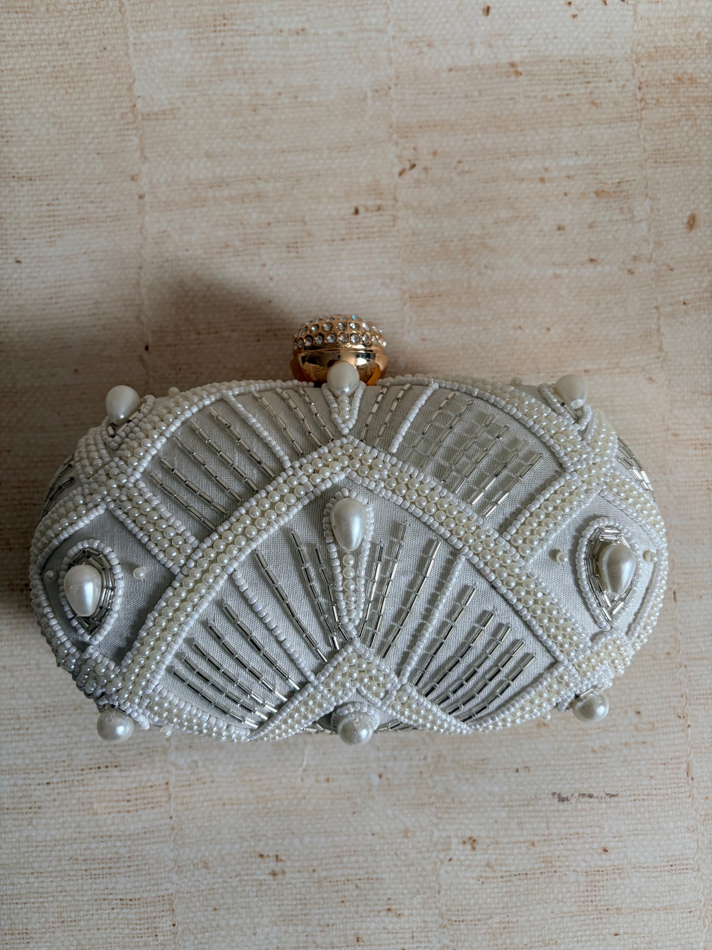 Gatsby Oval Pearl Clutch (ST1221)