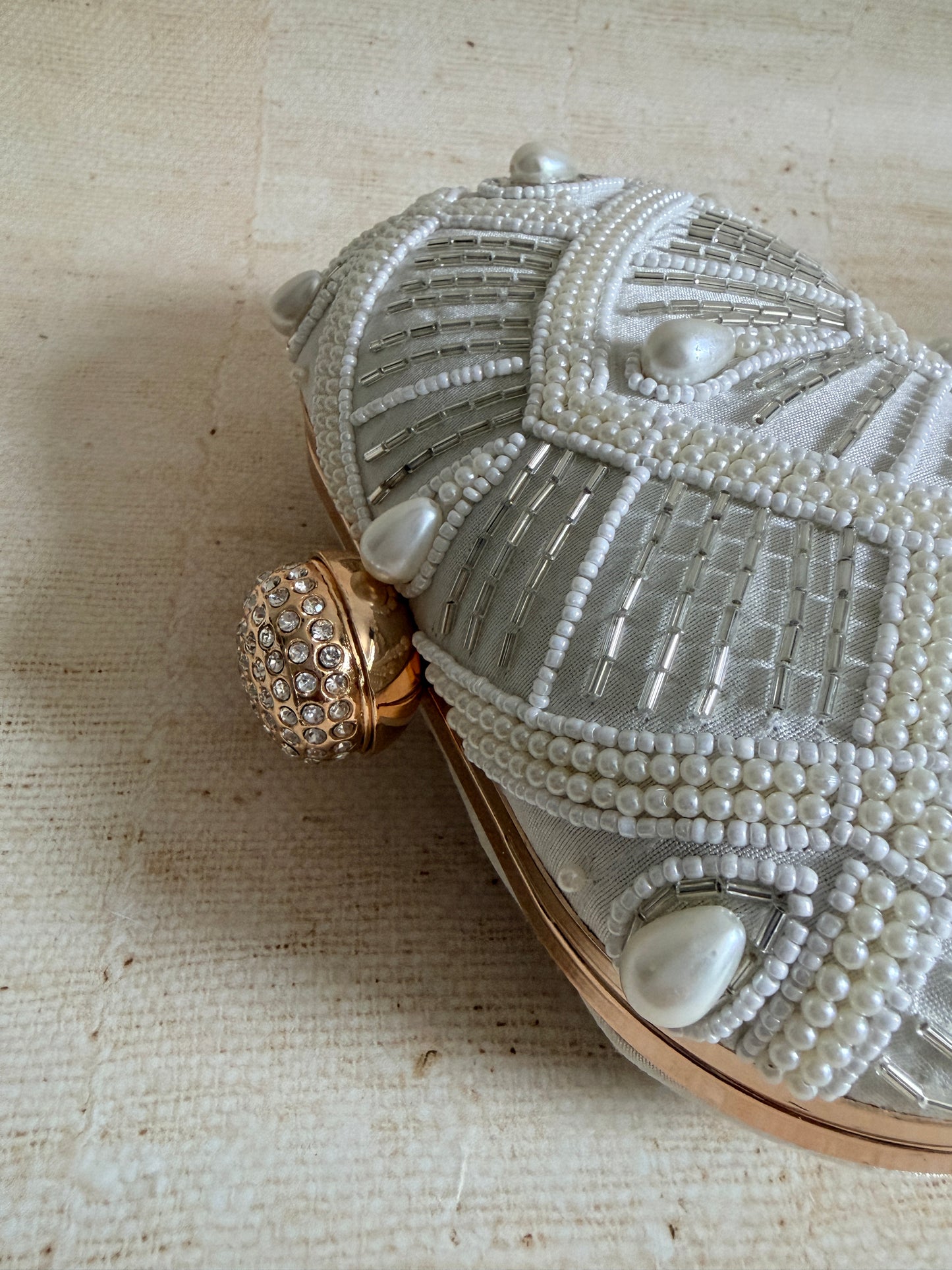 Gatsby Oval Pearl Clutch (ST1221)