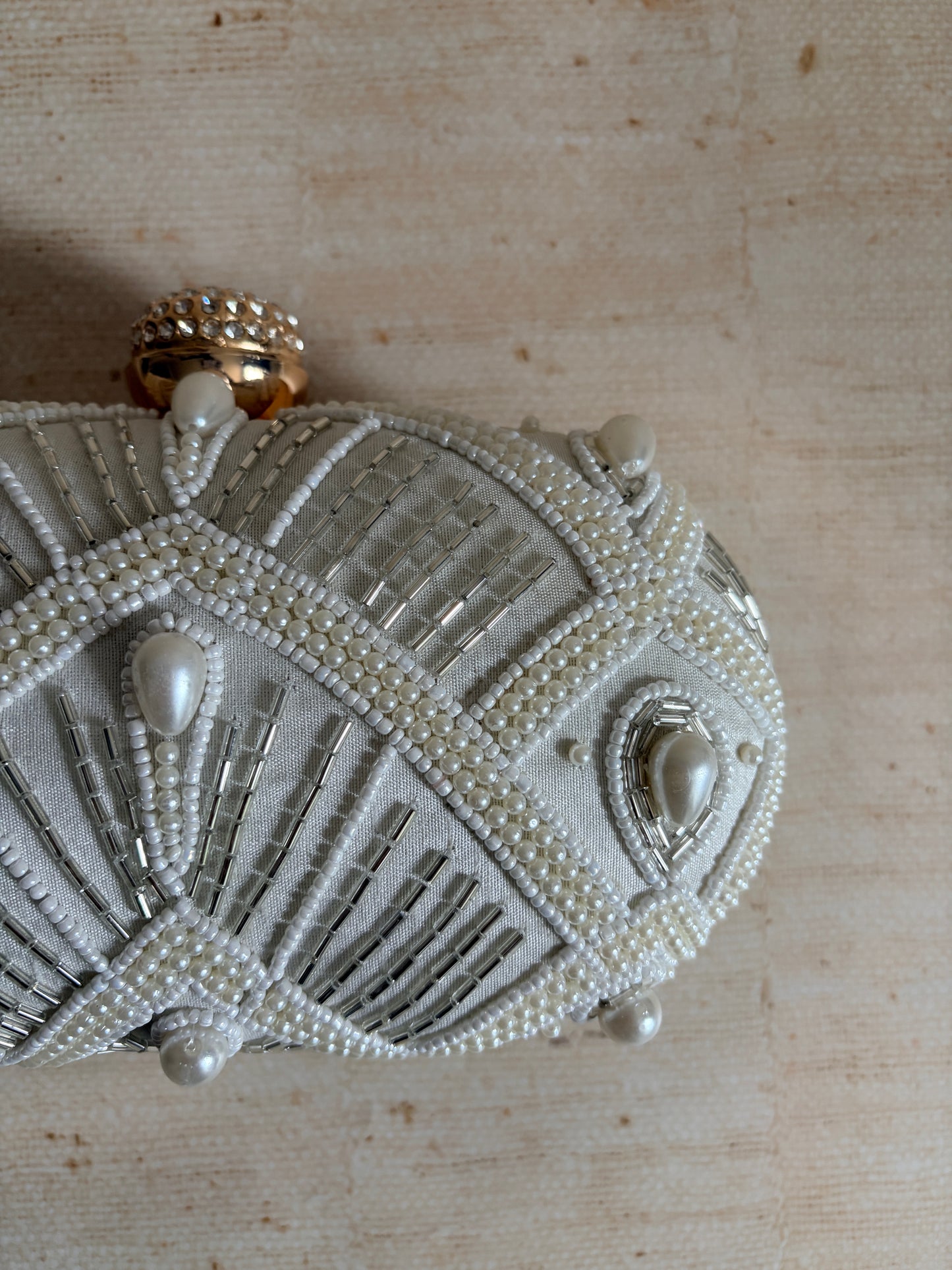 Gatsby Oval Pearl Clutch (ST1221)