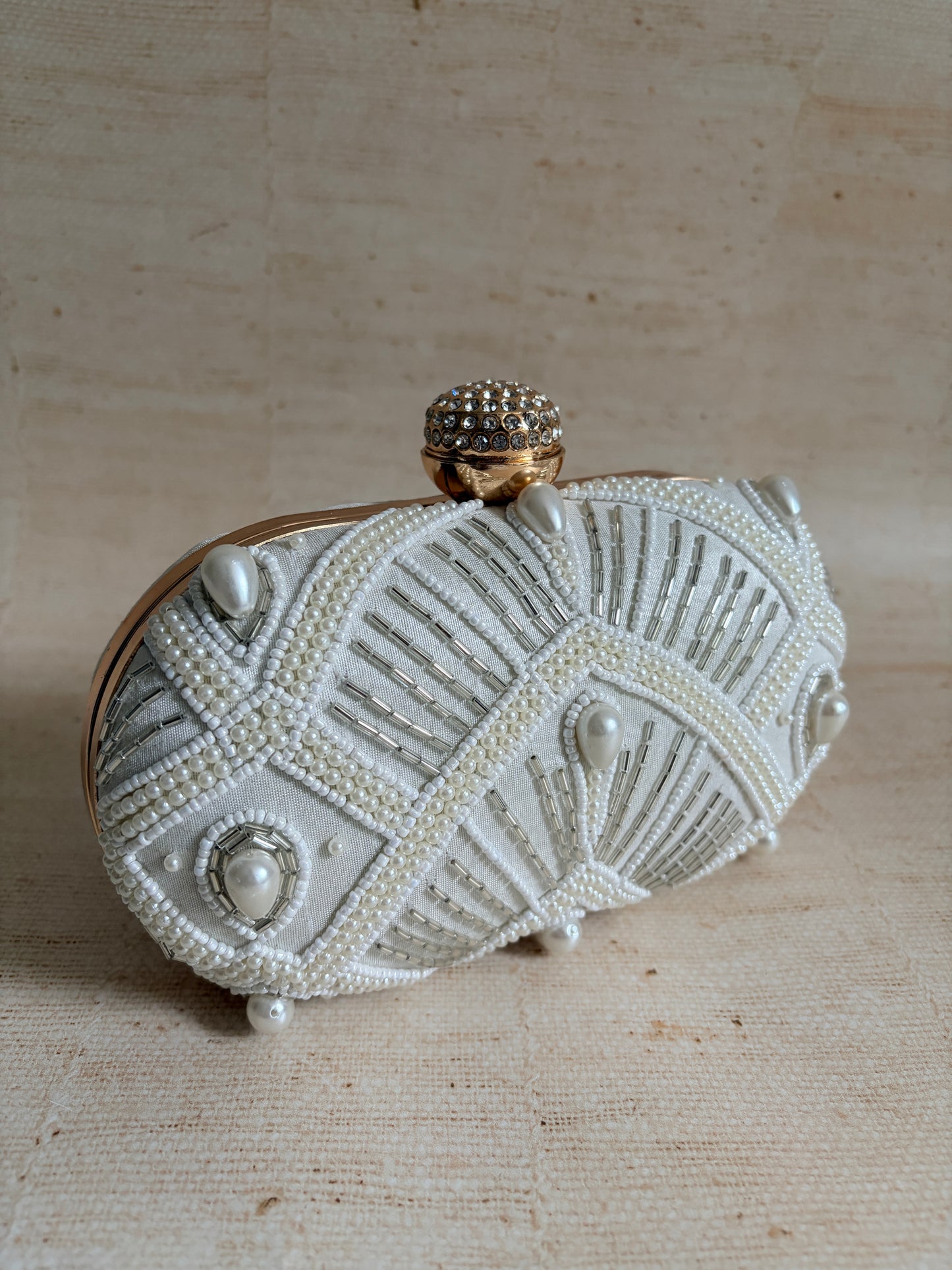 Gatsby Oval Pearl Clutch (ST1221)