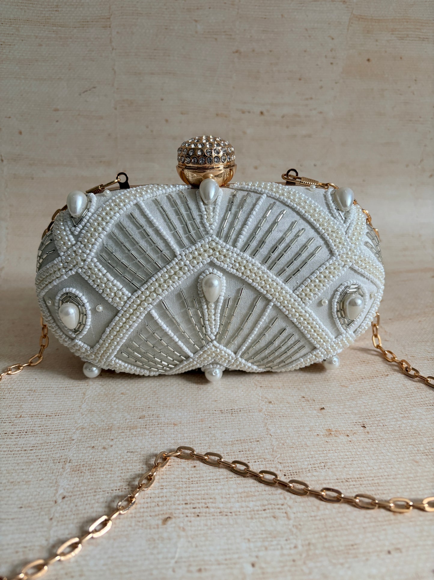 Gatsby Oval Pearl Clutch (ST1221)
